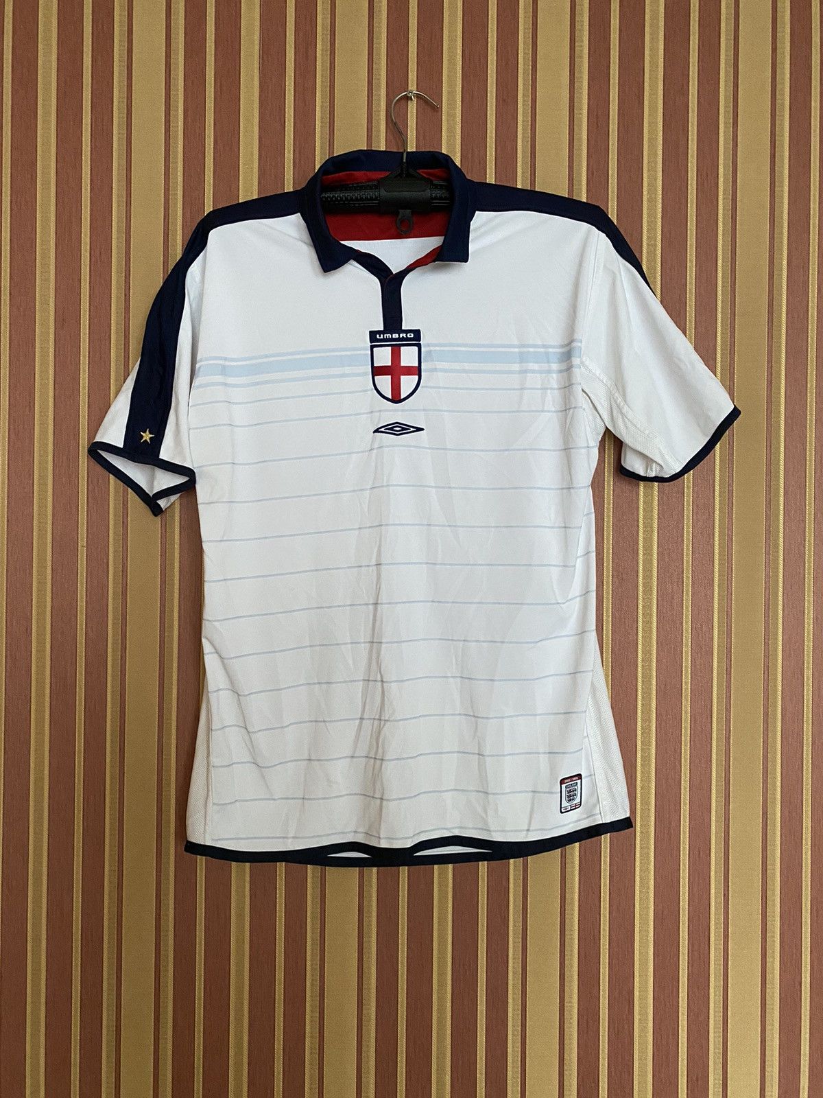Umbro ENGLAND 2003 2005 HOME SOCCER JERSEY UMBRO REVERSIBLE Size US L / EU 52-54 / 3 - 1 Thumbnail