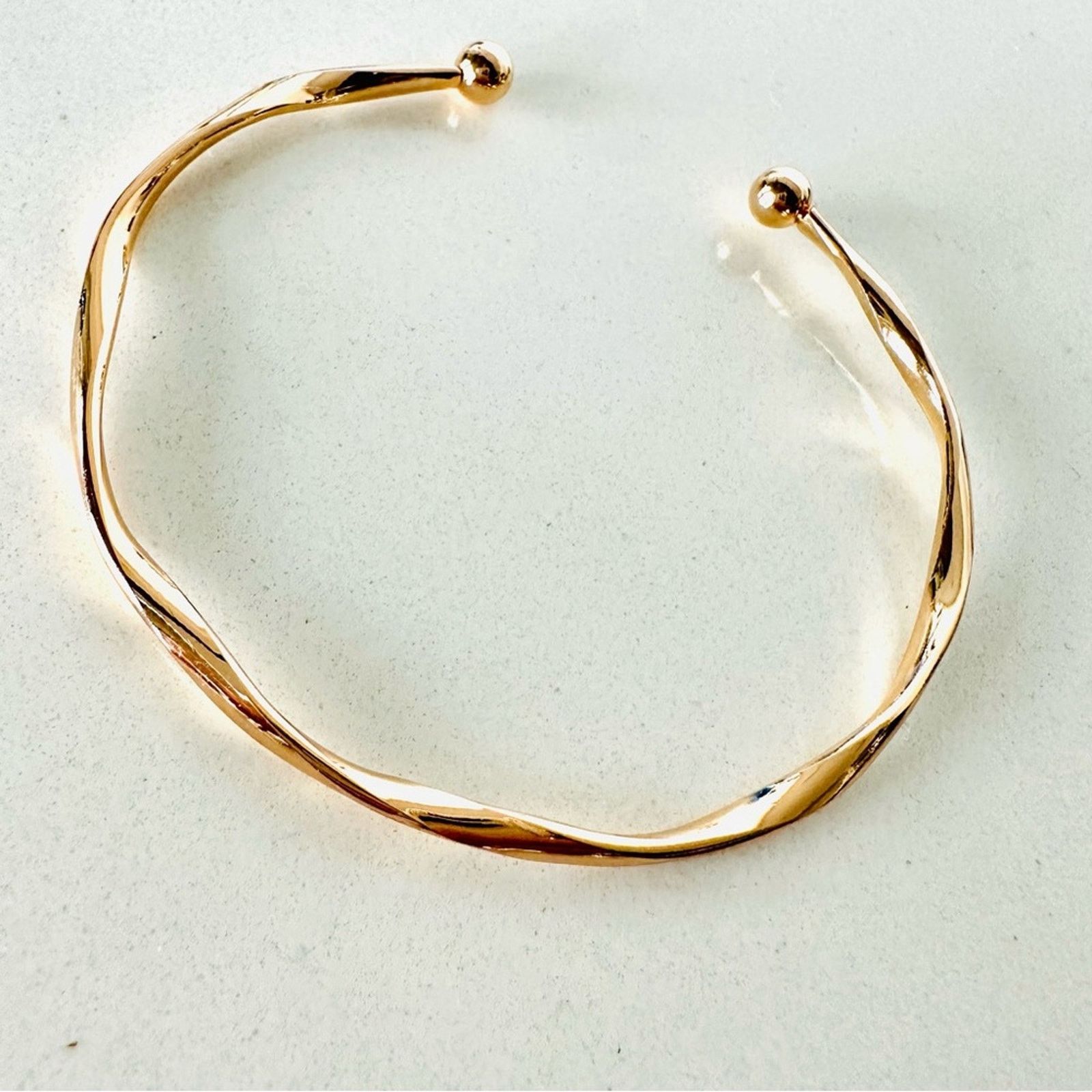 Nordstrom NEW NORDSTROM REVOLVE Gold Ball Twisted Bracelet Bangle Cuff Size ONE SIZE - 6 Thumbnail