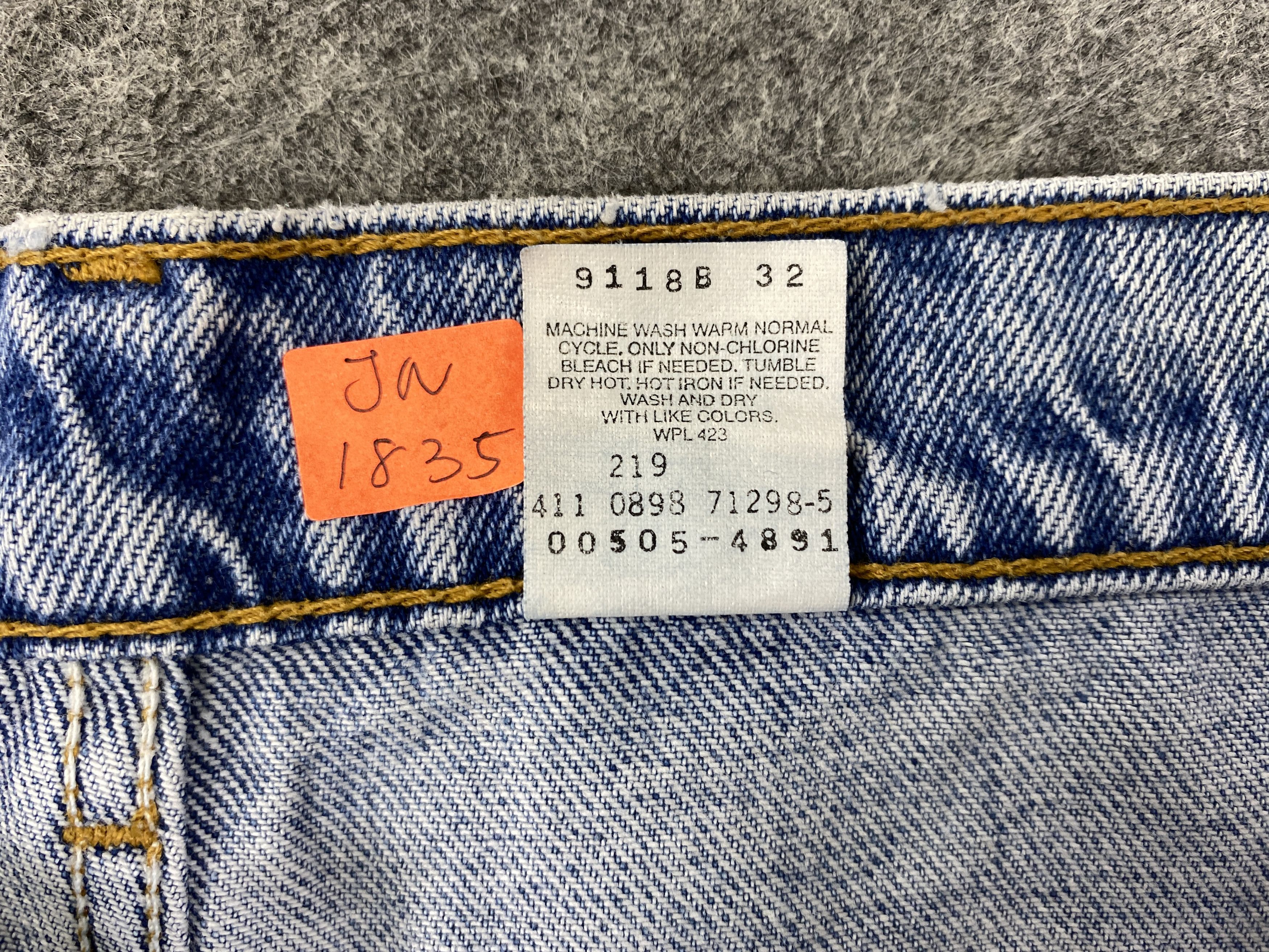Levi's Blue Wash Vintage Levi's 505 Jeans 37x30.5 Denim -JN1835 Size US 37 - 9 Thumbnail