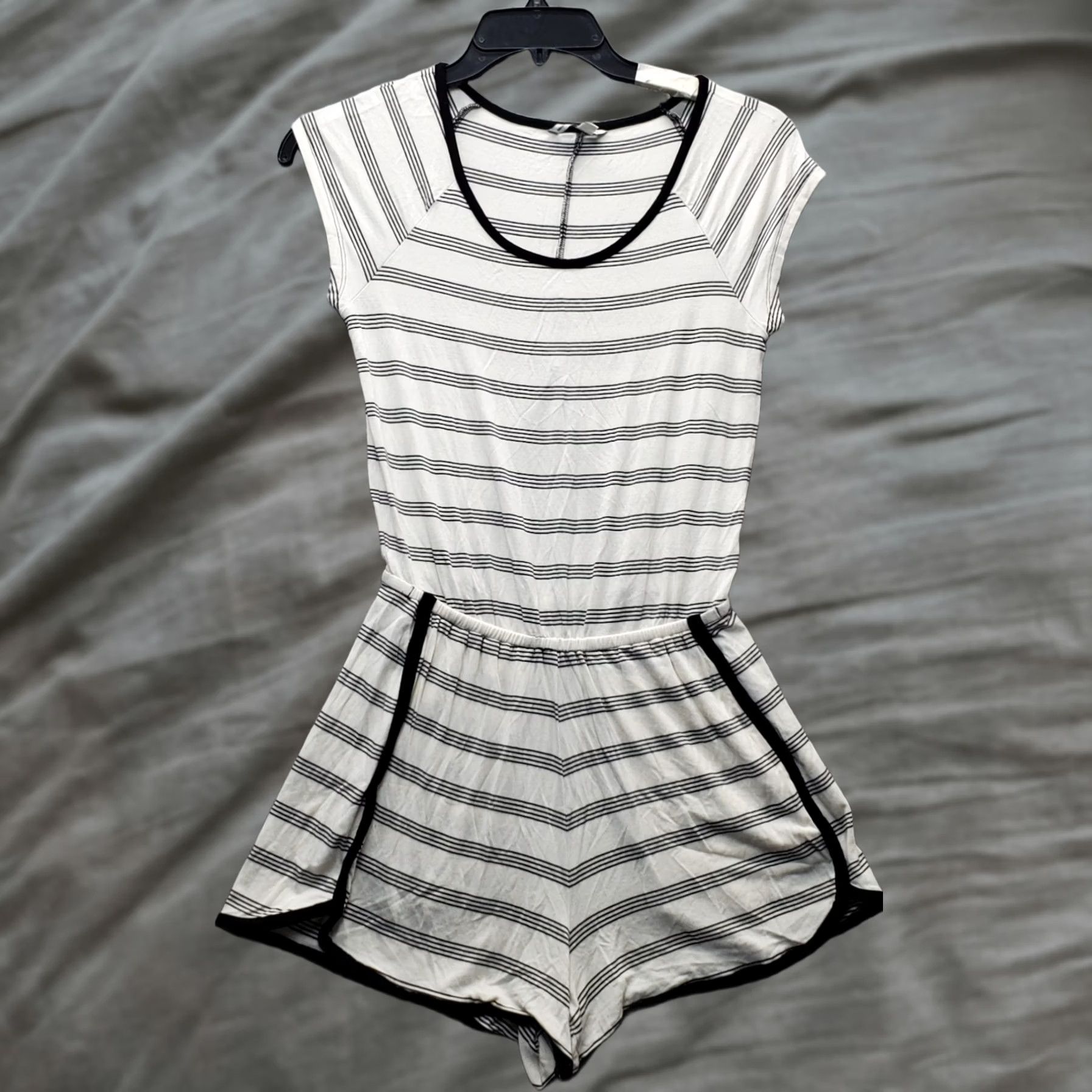 American Eagle Outfitters American Eagle Outfitters Romper Womens S Multicolor Striped Cinch Back Size 28" / US 6 / IT 42 - 1 Thumbnail