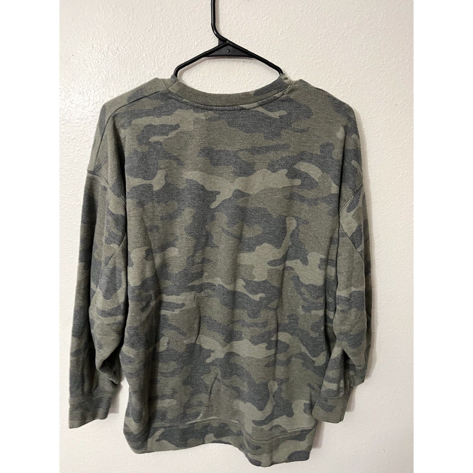 Express Express Sweatshirt Women’s S Green Camo Pullover Crew Neck Casual Size S / US 4 / IT 40 - 2 Thumbnail