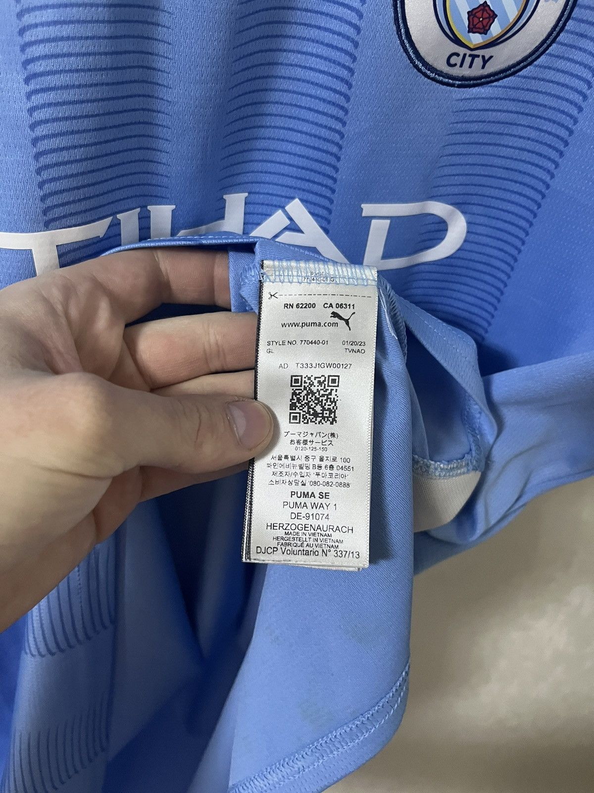 Vintage Puma Manchester City 2023/24 Home Jersey Size US XL / EU 56 / 4 - 7 Thumbnail