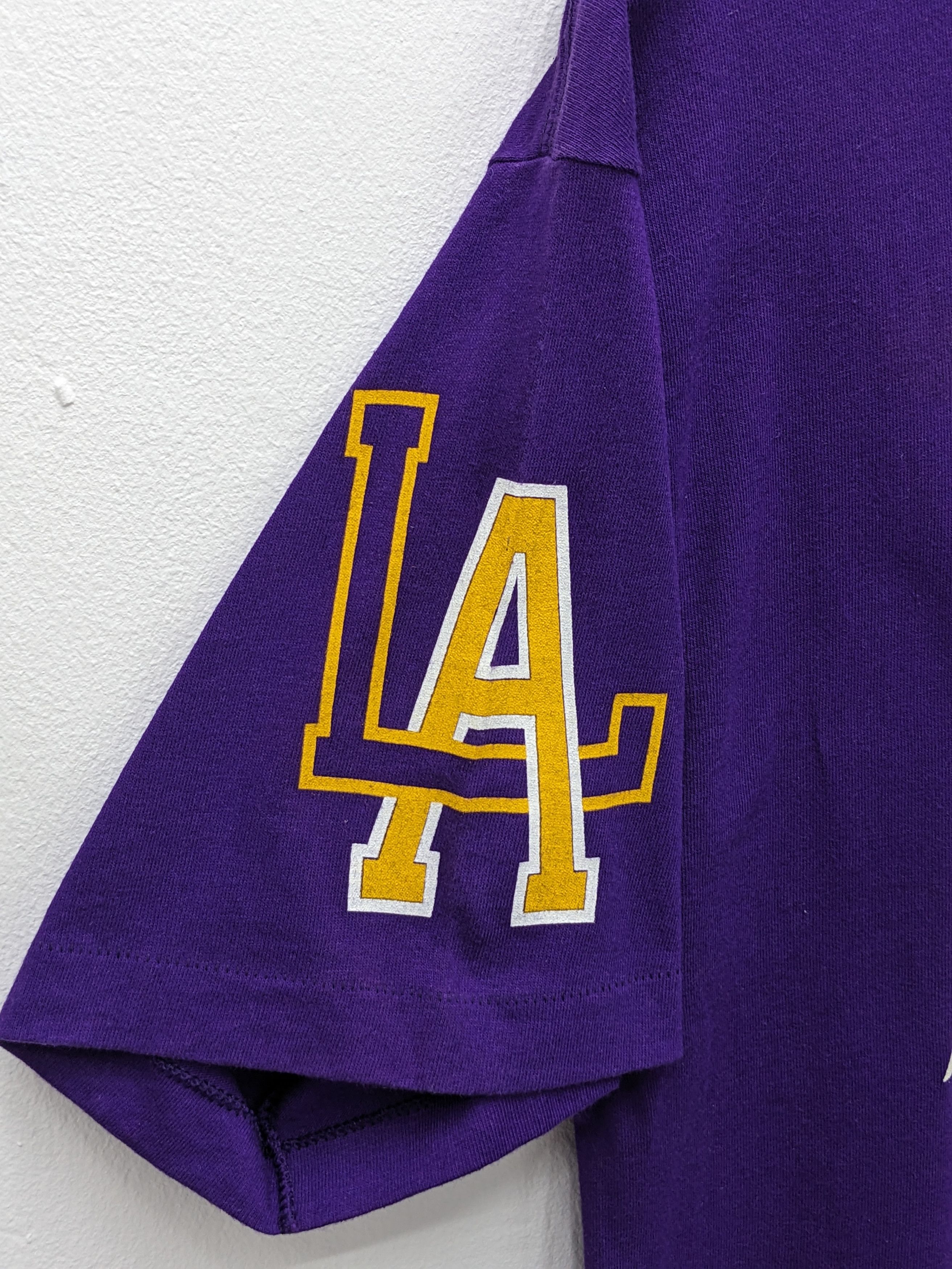 NBA Vintage L.A. Lakers X Pro Player X Nba Tshirt Size US L / EU 52-54 / 3 - 5 Thumbnail