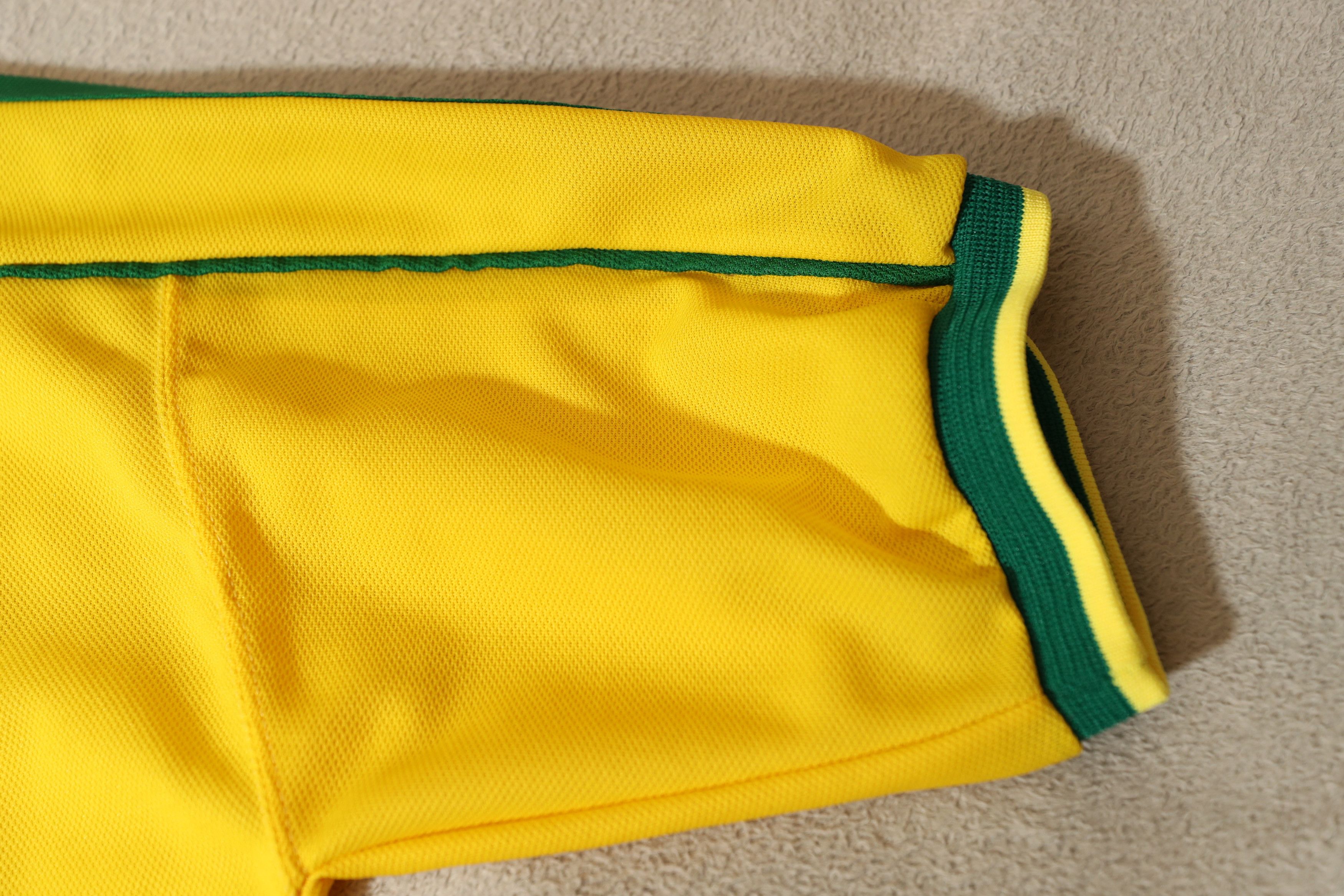 Vintage Vintage Lambra Brazil Soccer Jersey (L) Size US L / EU 52-54 / 3 - 6 Thumbnail