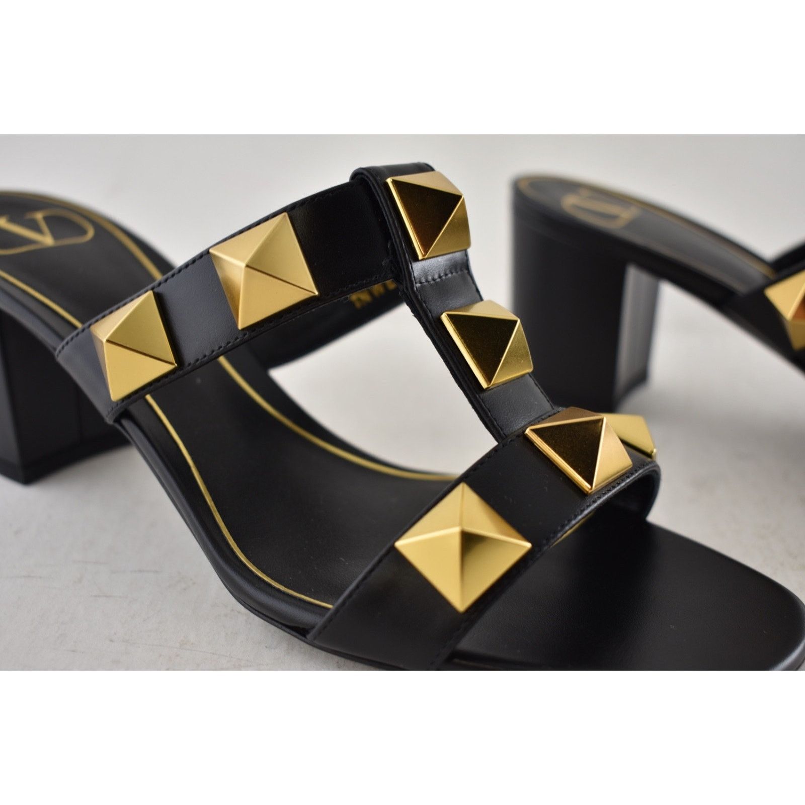 Valentino Rockstud Roman Stud City 60mm Slide Mule Sandal Block Heel Size US 7.5 / IT 37.5 - 8 Thumbnail