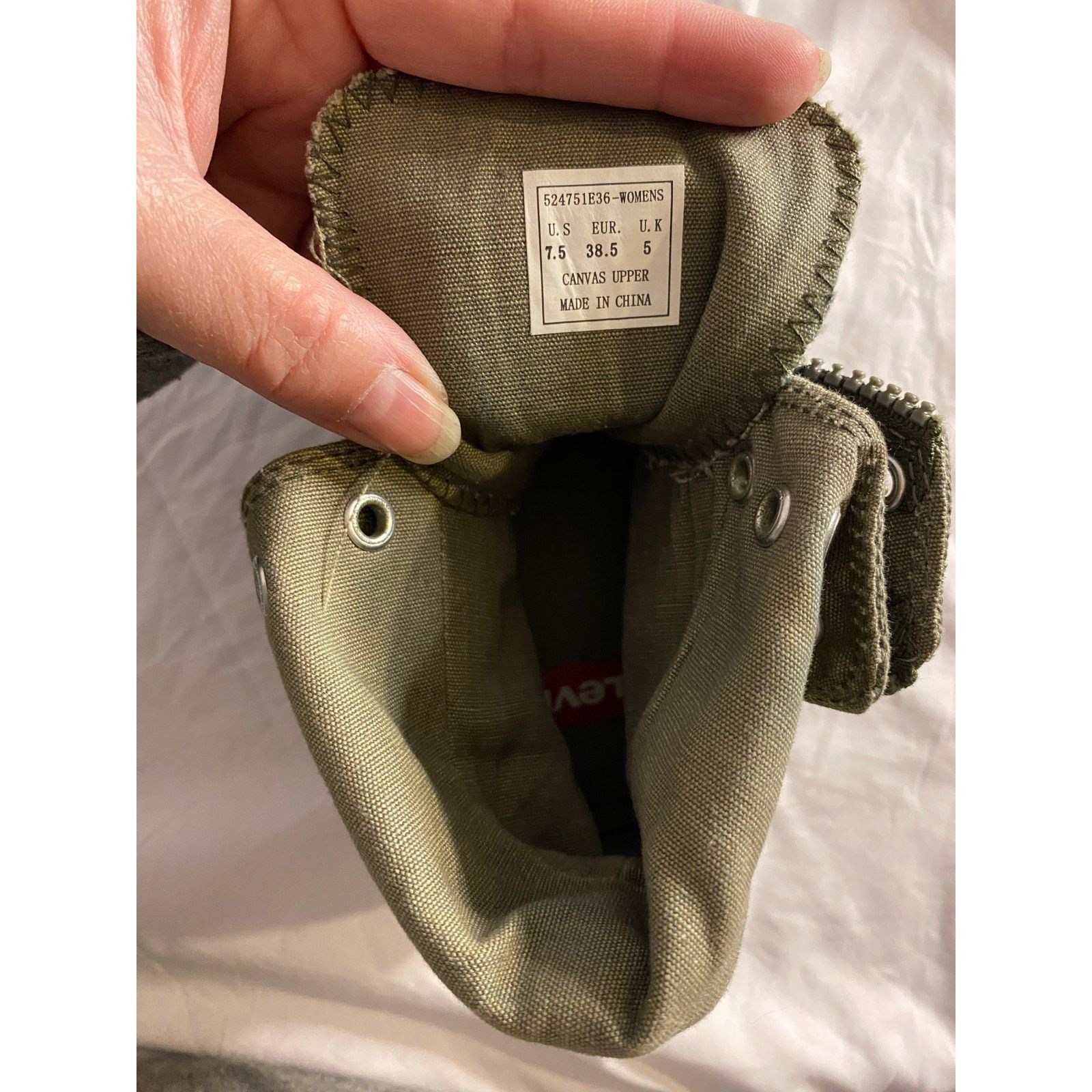 Levi's Army Green Canvas High Top Sneakers Levi’s Size 7.5 Size US 7.5 / IT 37.5 - 6 Thumbnail