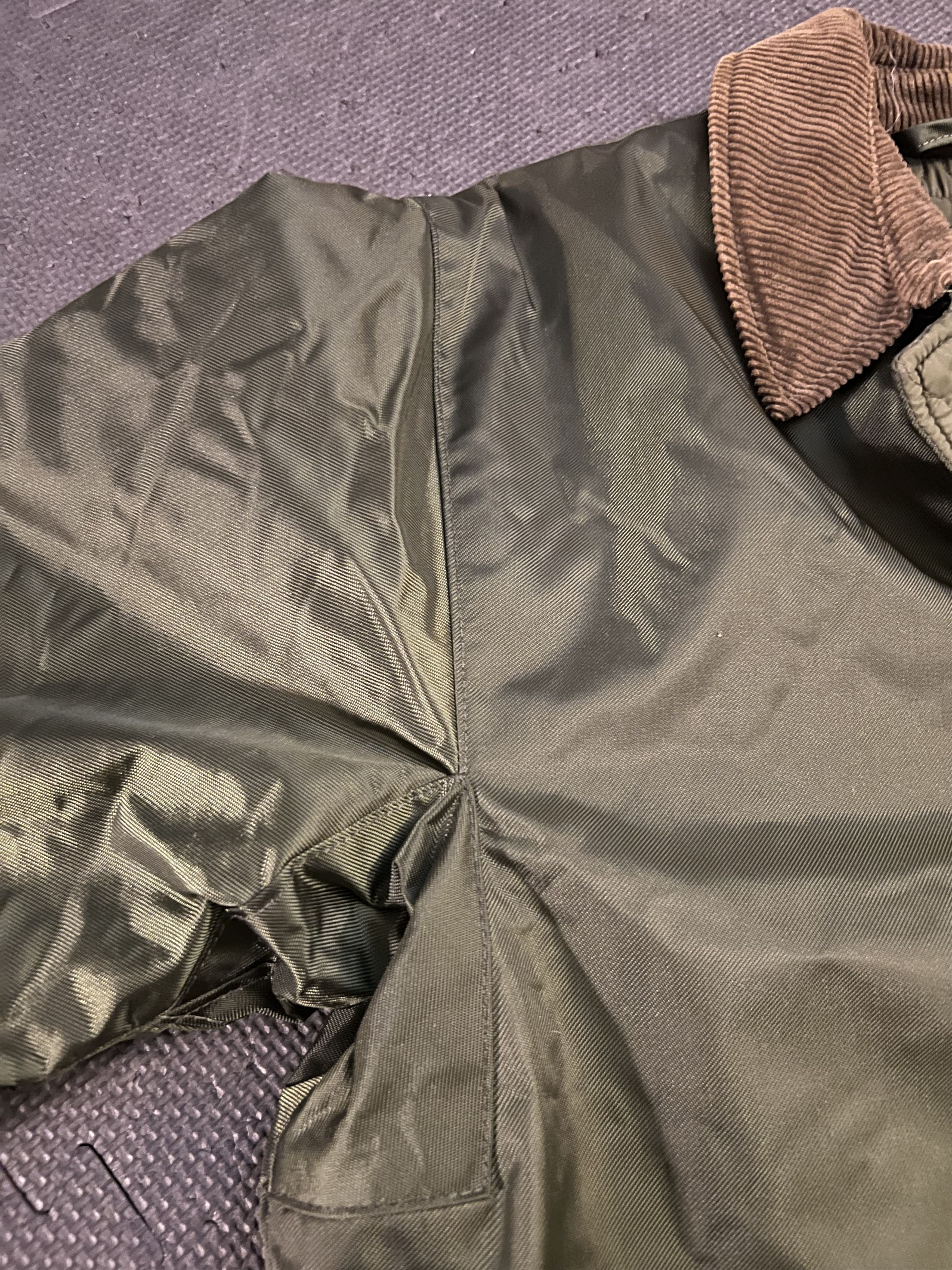 Alpha Industries Alpha Industries U.S. Military CW Bomber Jacket 1986 Vintage Size US L / EU 52-54 / 3 - 6 Thumbnail