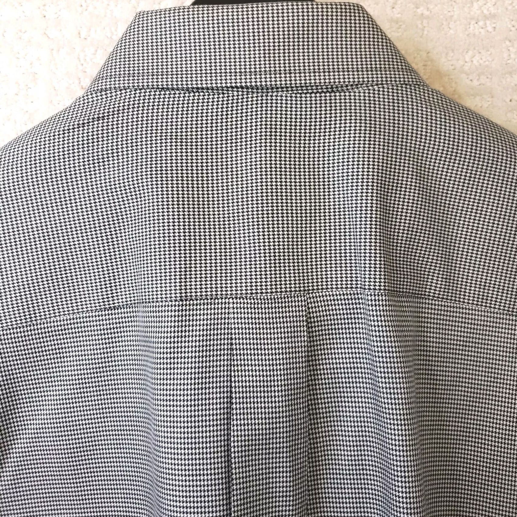 Jos. A. Bank Jos A Bank Mens L Grey Herringbone Dress Shirt 100% Cotton Traveler’s Collection Size 42R - 7 Thumbnail