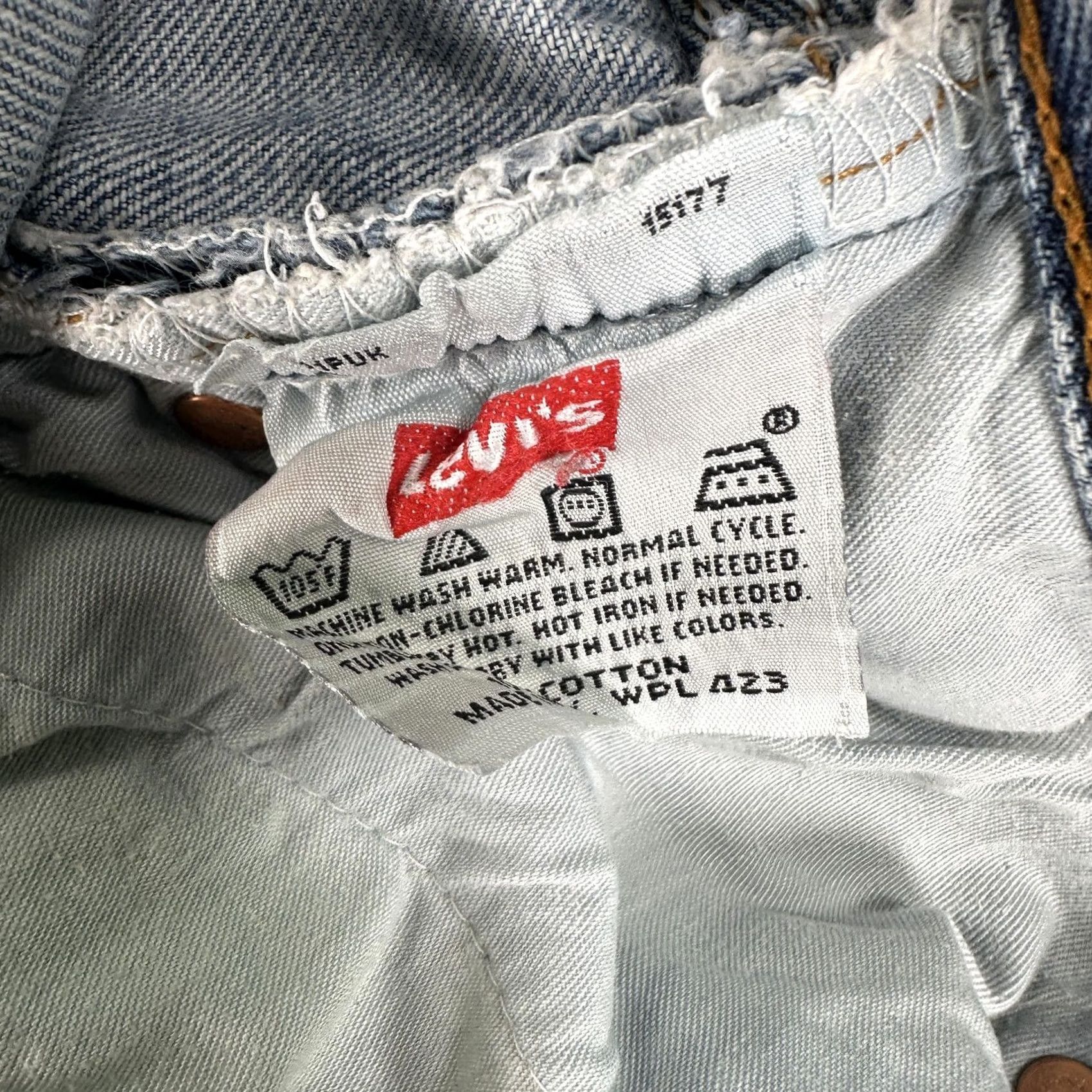 Levi's VINTAGE Levi's 501 Jeans Mens 36x31 Blue Stonewash Straight Button Fly 90s Mens Size US 36 / EU 52 - 6 Thumbnail