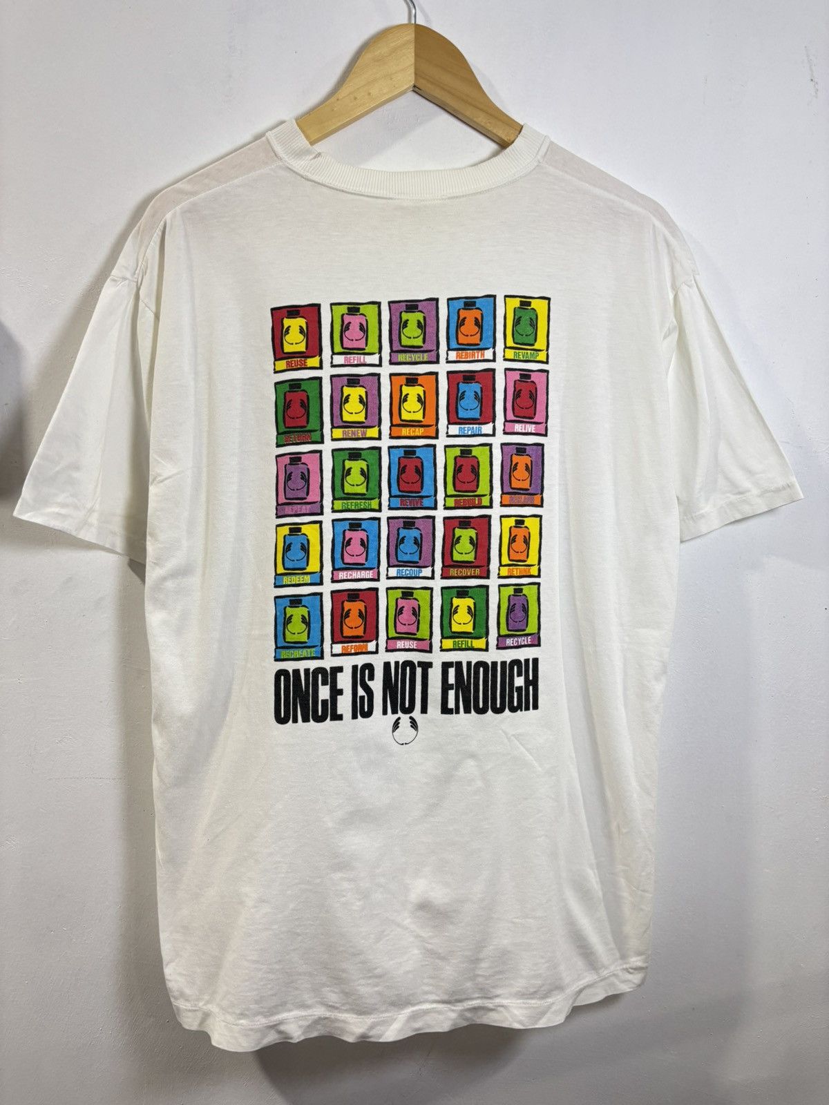 Vintage Vintage 90’s Body Shop Promo Tshirt Size US M / EU 48-50 / 2 - 1 Thumbnail