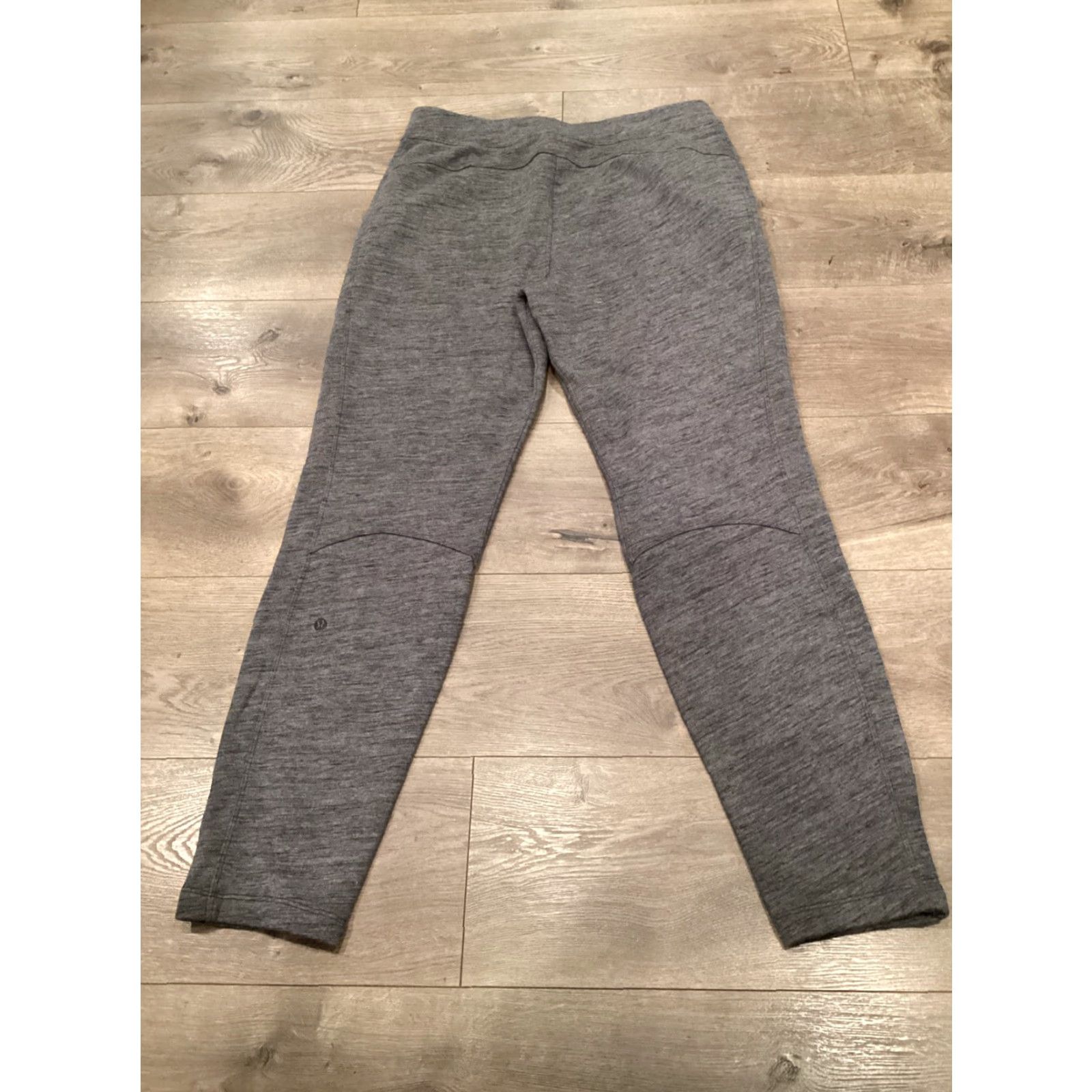 Lululemon Lululemon Sweatpants Women Size 10 Heathered Gray Front Pockets Activewear Jogger Pants, Regular Fit, Gym & Training Size 32" / US 10 / IT 46 - 7 Thumbnail