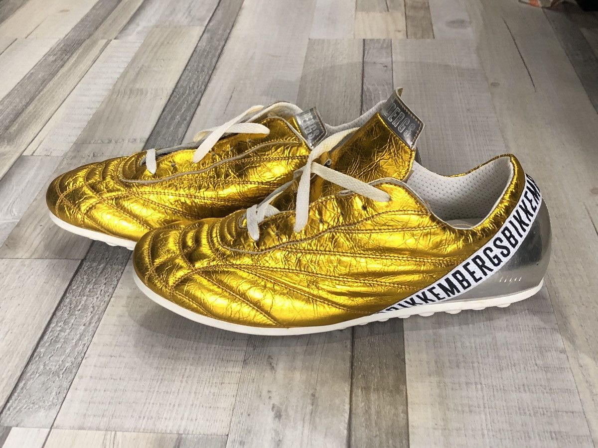 靴 DIRK BIKKEMBERGS FOOTBALL SHOES Y2K 2000's Football Shoes (39,5 EU) – Bintagged