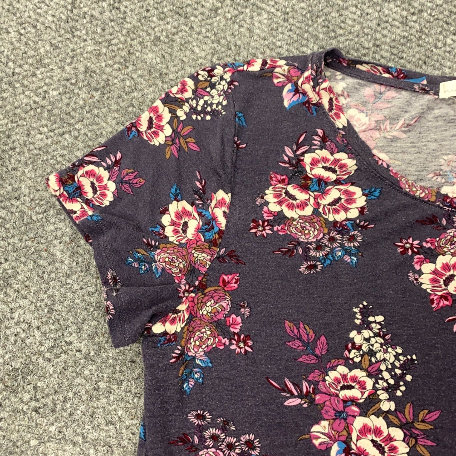 Vintage Nine Britton Shirt Blouse Womens XL Gray Floral Office Business Casual Short Sleeve Round Neck Pullover Stretch Size XL / US 12-14 / IT 48-50 - 4 Thumbnail