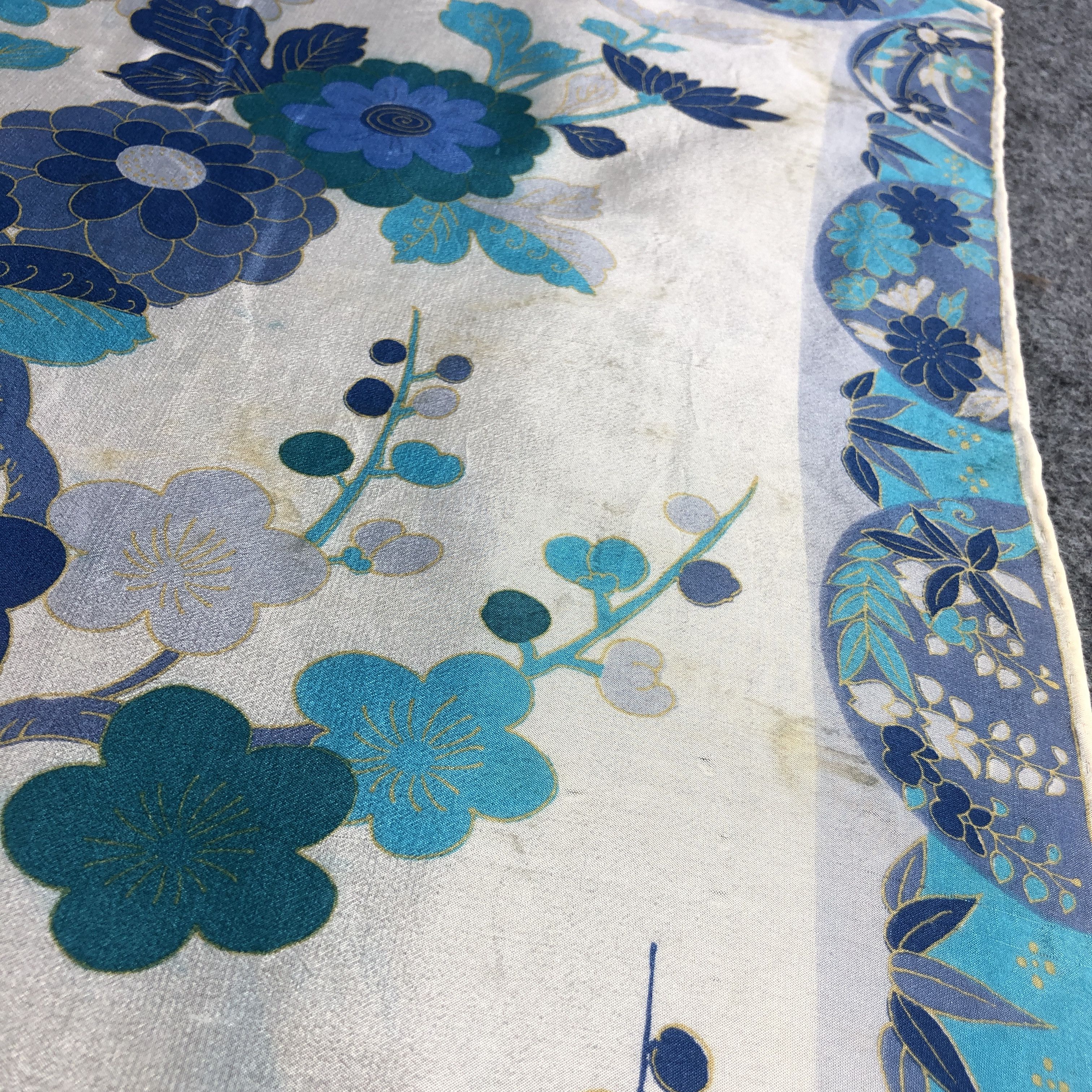 Vintage Vintage Luxury Floral Hand Rolled Silk Scarf M1289 Size ONE SIZE - 8 Thumbnail