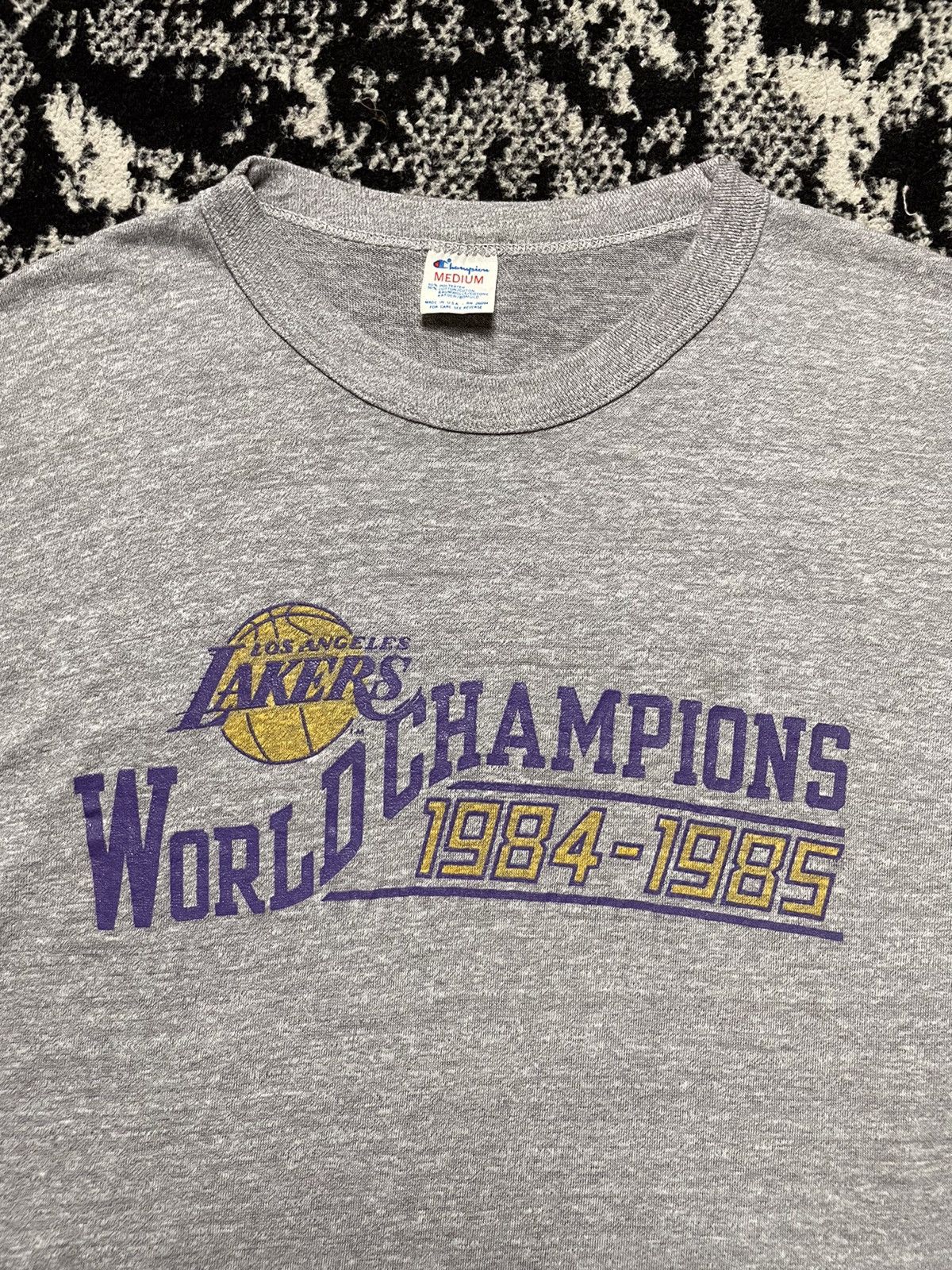 Champion × NBA × Vintage Vintage 80s paper thin LA Lakers world champions 84-85 Size US M / EU 48-50 / 2 - 2 Thumbnail