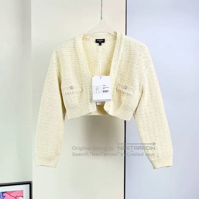Chanel Chanel 22S beige short knitted cardigan coat Size XS / US 0-2 / IT 36-38 - 1 Thumbnail