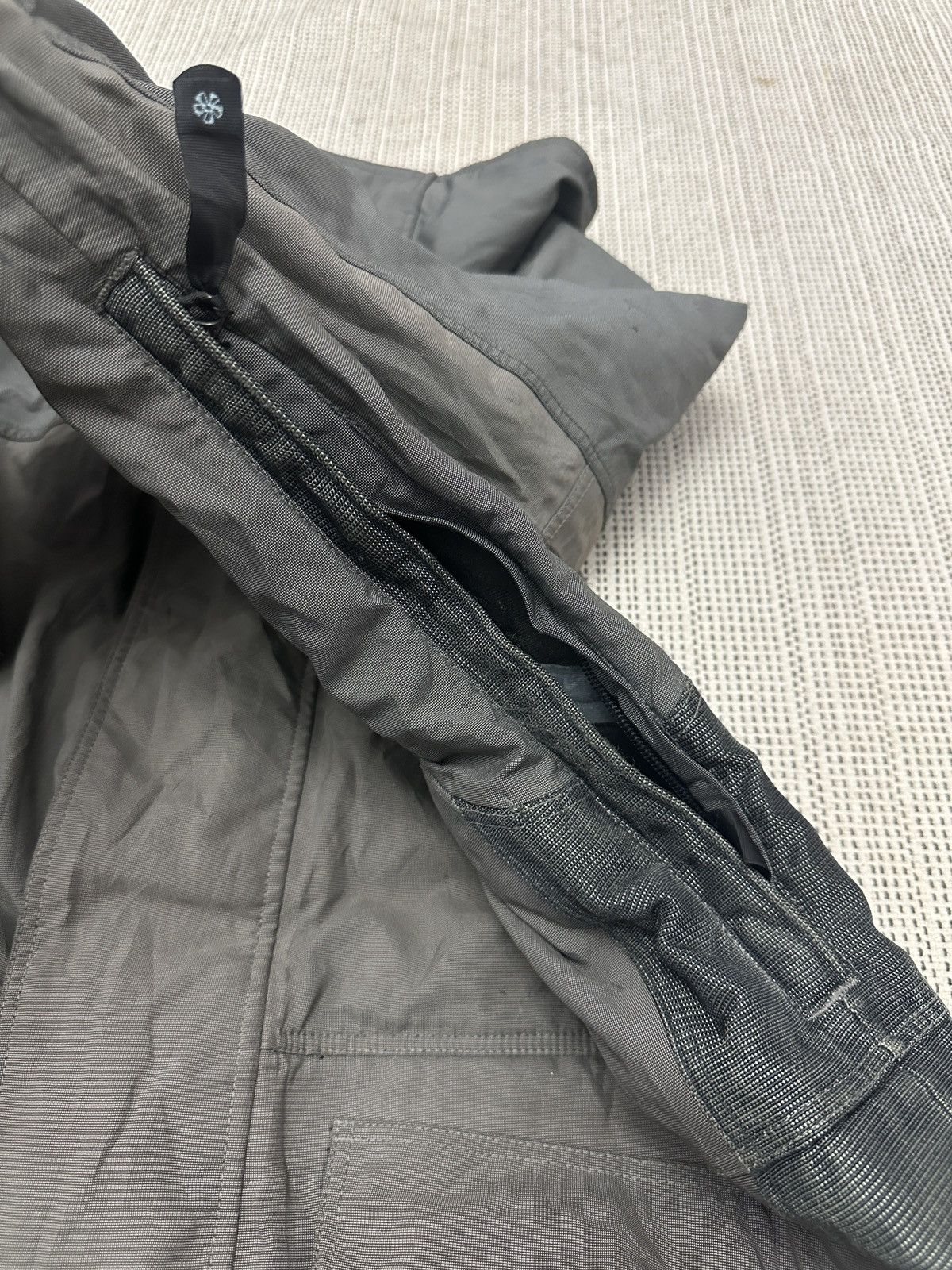 Nike ACG 🔥Vintage Nike Acg 3D Multi Pocket Jacket - Gray Size US L / EU 52-54 / 3 - 11 Thumbnail