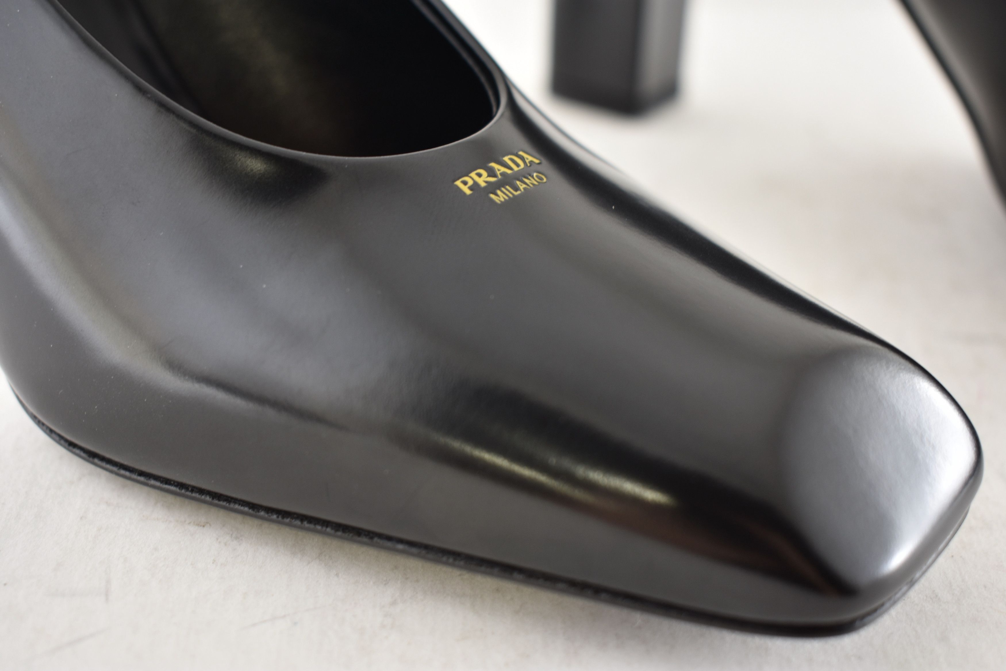 Prada Prada 85mm Brushed Logo Show Classic Block Heel Pump 38.5 Size US 8.5 / IT 38.5 - 7 Thumbnail