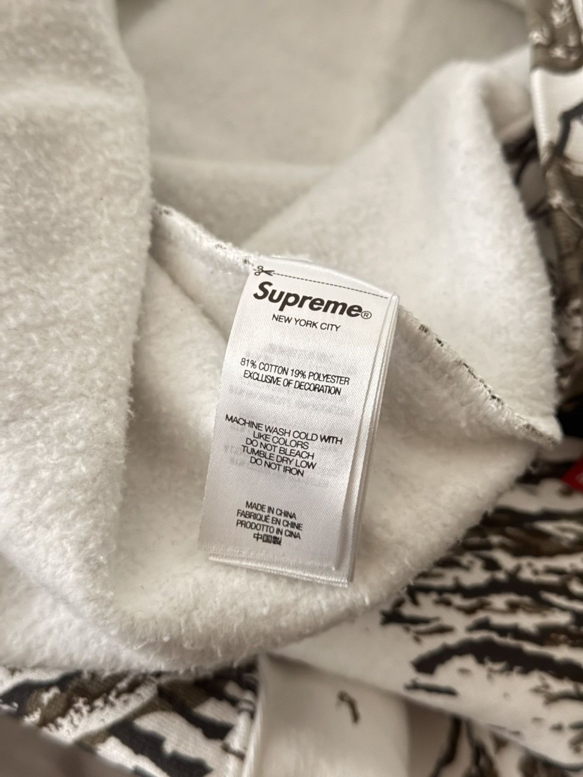 Supreme Supreme White Camo Real Tree Hoodie Size US L / EU 52-54 / 3 - 5 Thumbnail