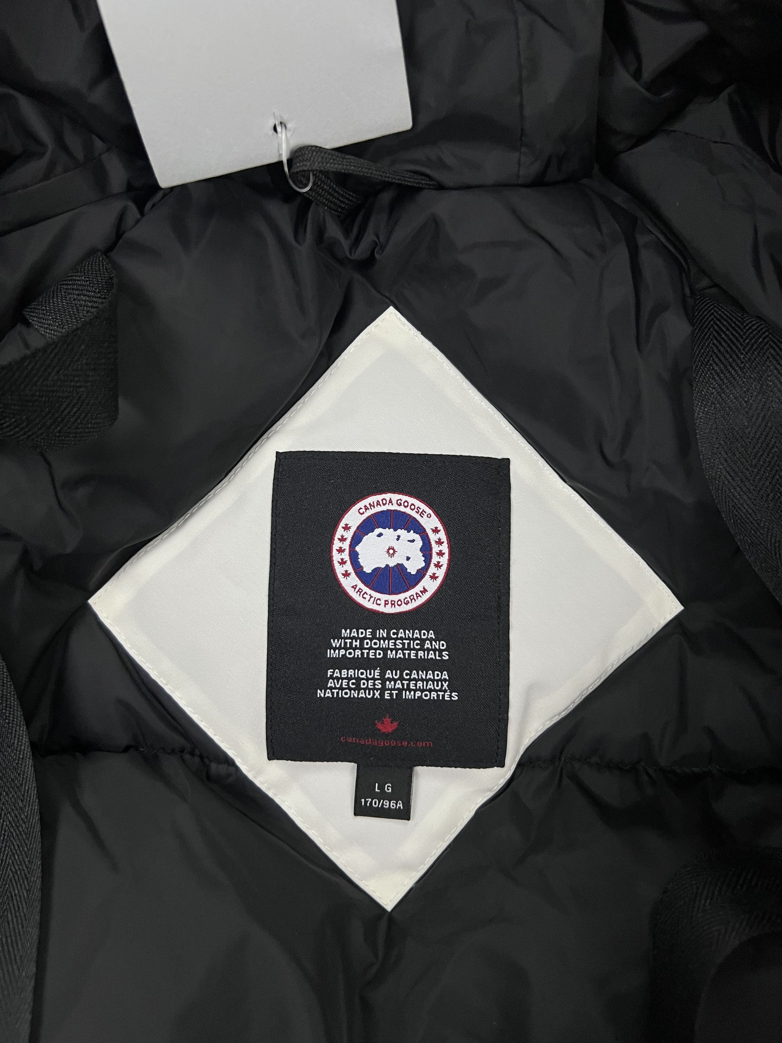 Canada Goose canada goose puffer bomber size L luxury Size L / US 10 / IT 46 - 14 Thumbnail