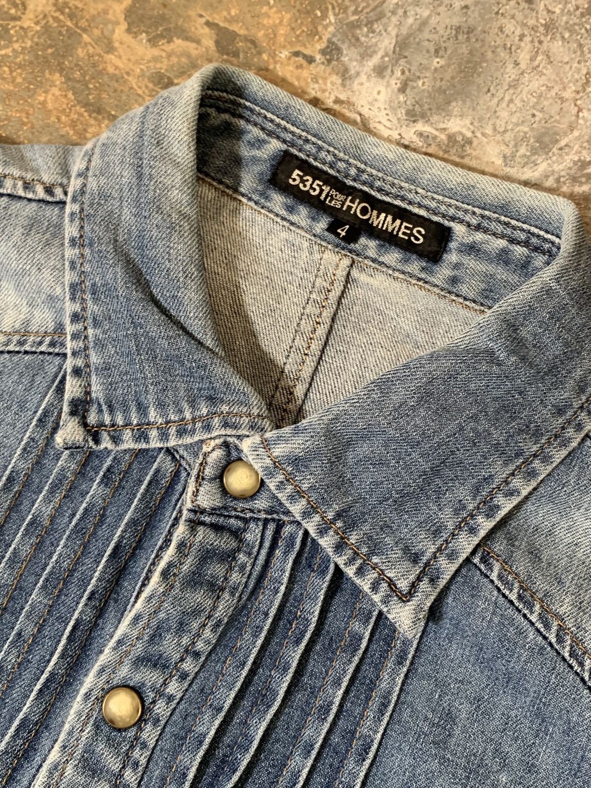 5351 POUR LES HOMMES 5351 pour les hommes western denim pintuck shirt Size US L / EU 52-54 / 3 - 4 Thumbnail