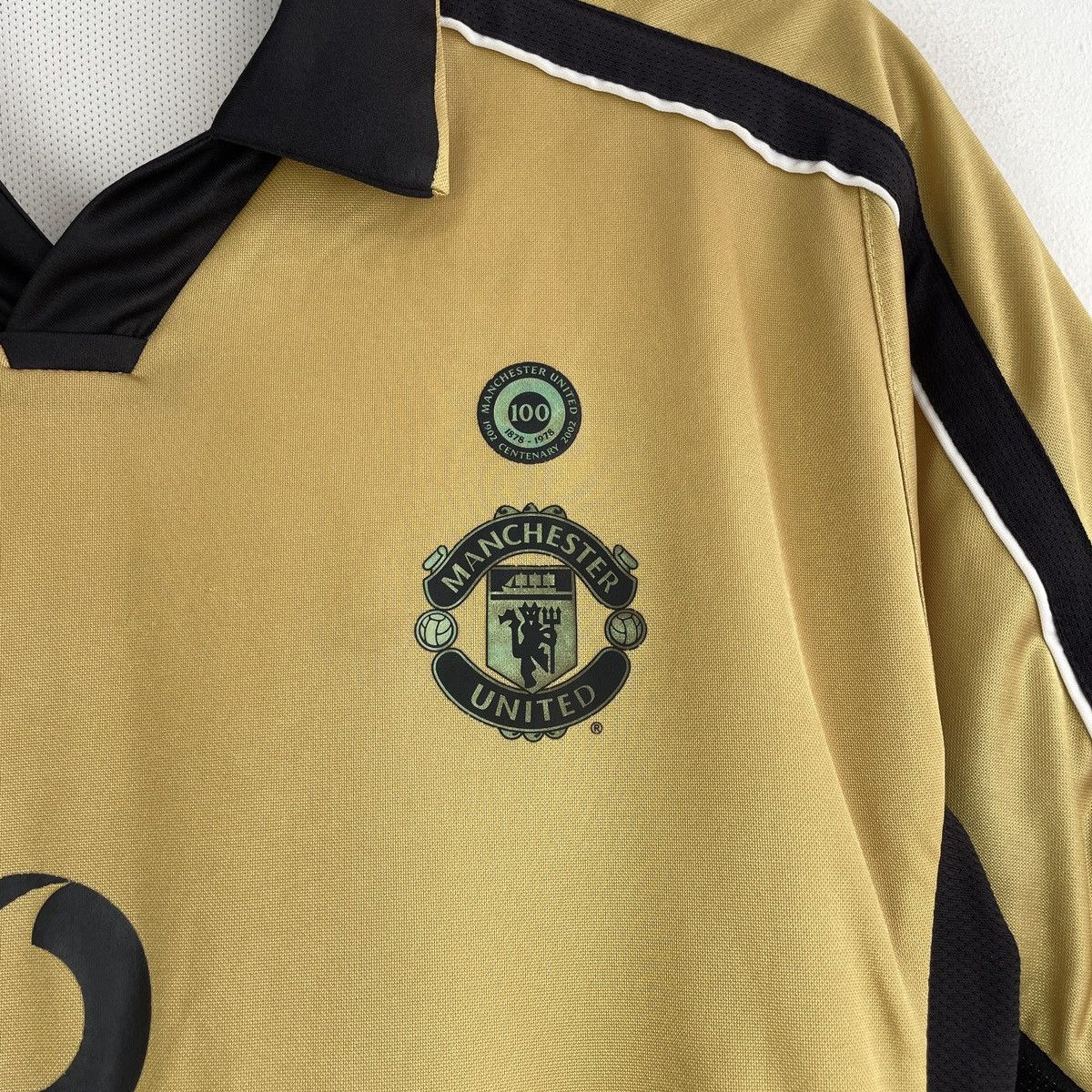 Umbro Vintage Manchester United 2001/2002 Centenary Jersey Rare Size US M / EU 48-50 / 2 - 4 Thumbnail