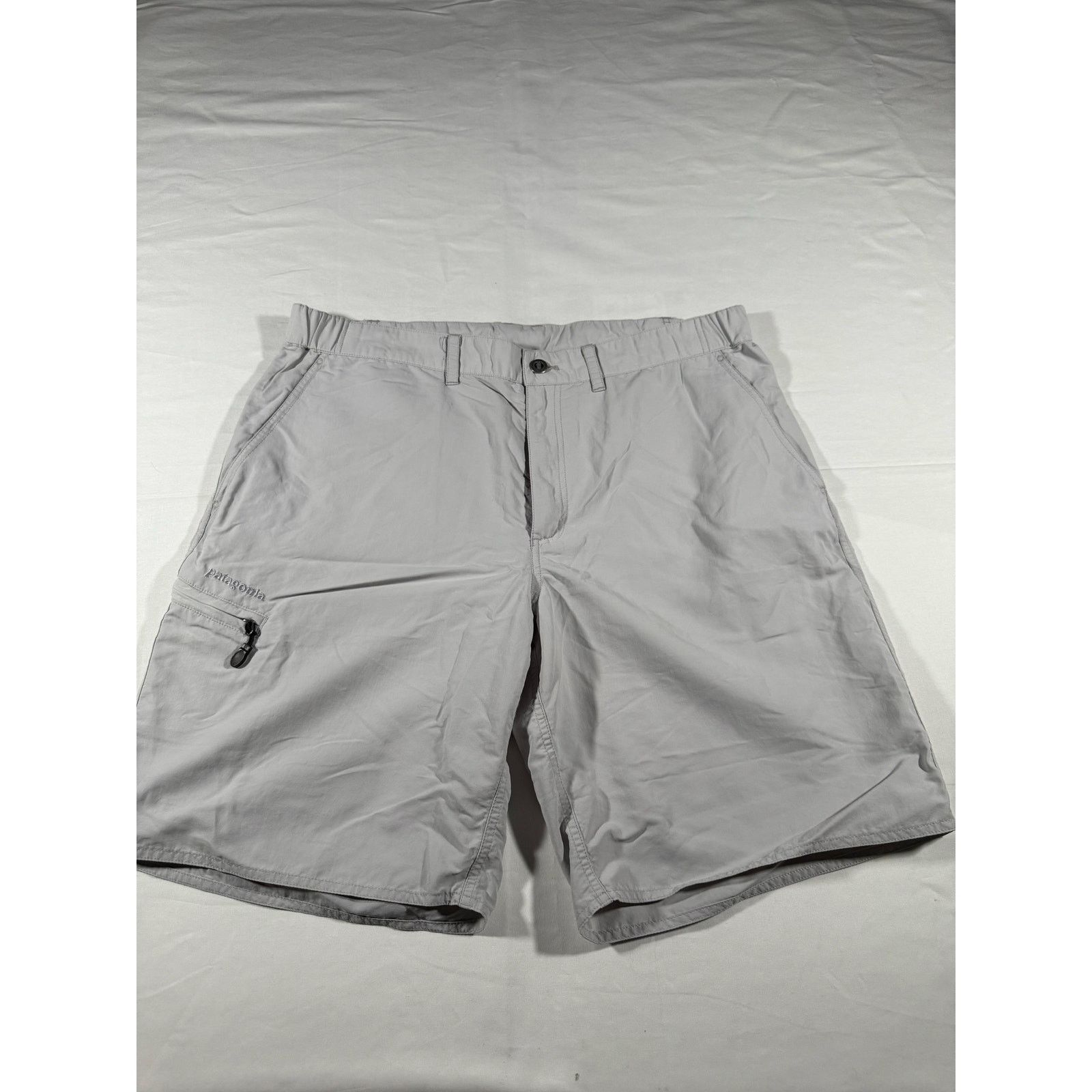 Patagonia Patagonia Men’s XL Gray Nylon Hiking Shorts Lightweight Size US 40 / EU 56 - 1 Thumbnail