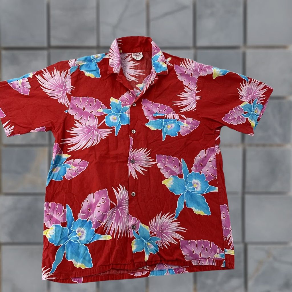 Paradise VINTAGE Barefoot in Paradise Shirt Mens M Red Hawaiian Aloha Surf Cotton Button-Up Floral 90s Mens Size US M / EU 48-50 / 2 - 1 Thumbnail