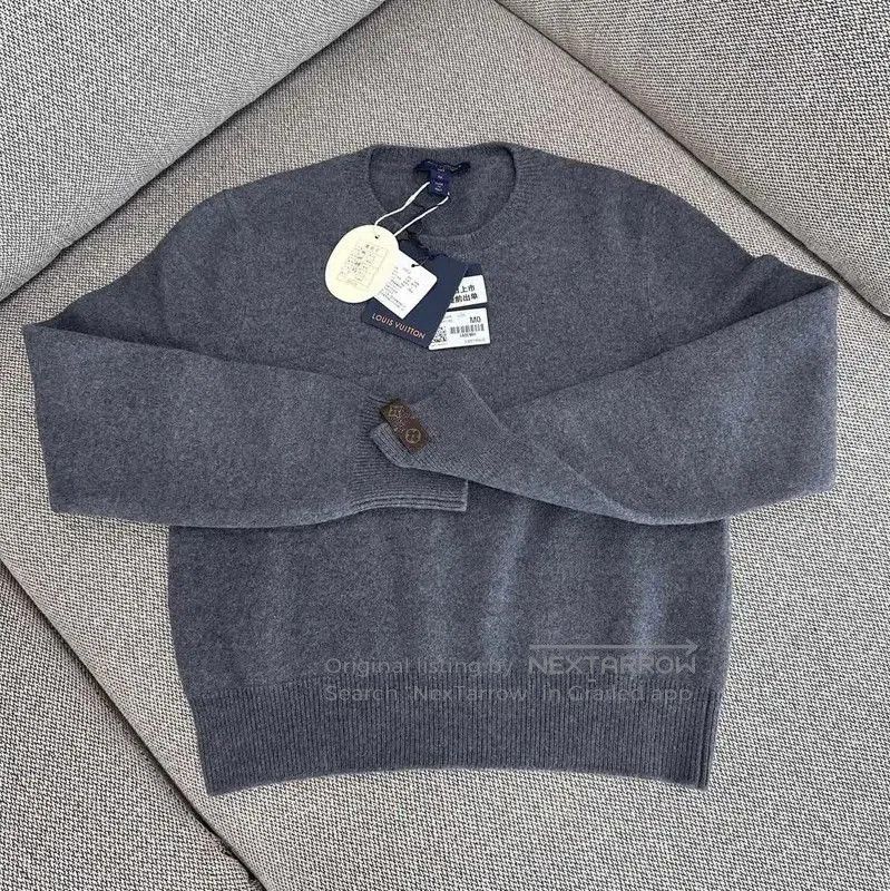 Louis Vuitton Louis Vuitton Gray Wool Sweater for Women . Size M / US 6-8 / IT 42-44 - 1 Thumbnail