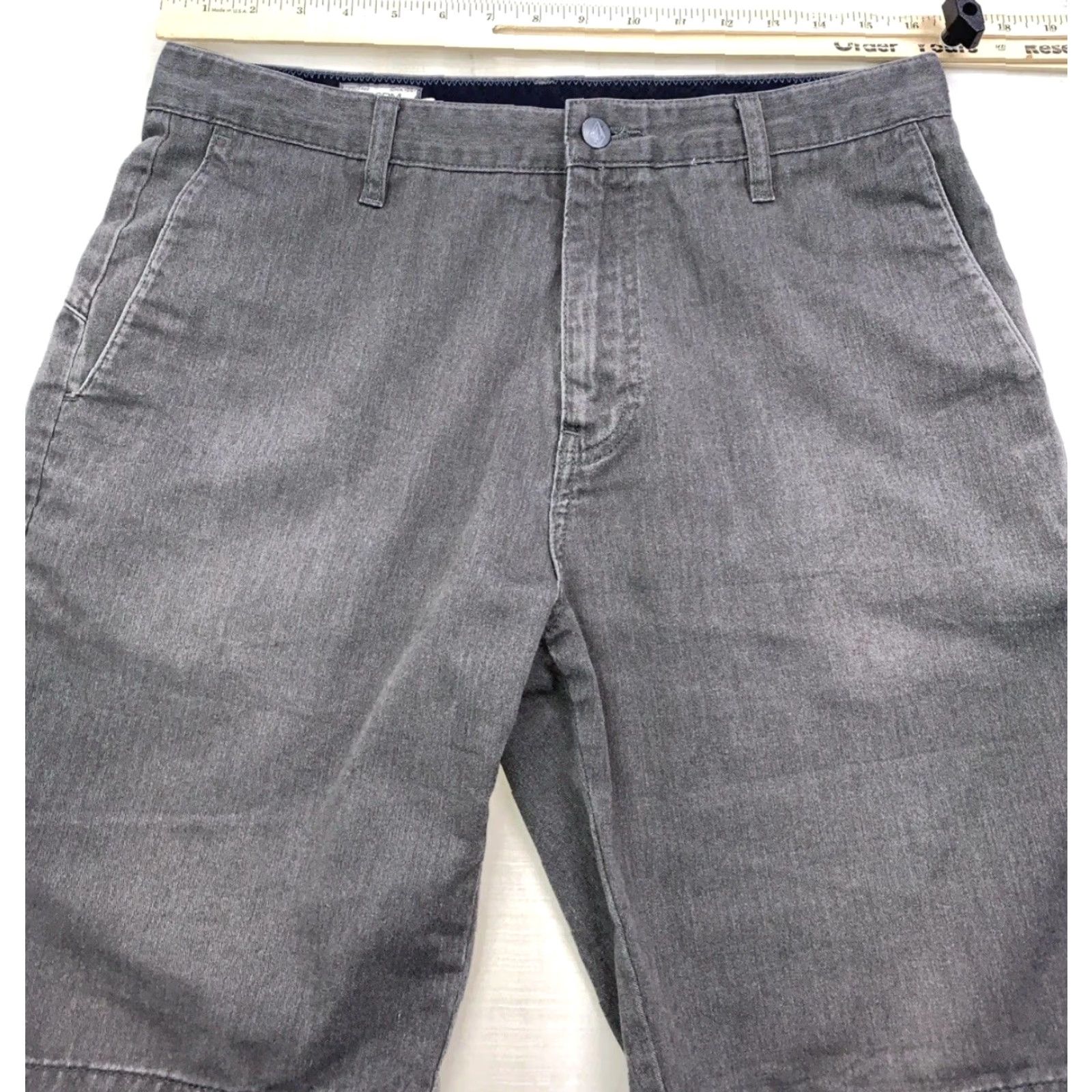 Volcom Volcom Vtg Weathered Charcoal Corpo Class VMonty Short Mens 32 Chino Cotton Blend Gray Solid Casual Travel Size US 32 / EU 48 - 2 Thumbnail