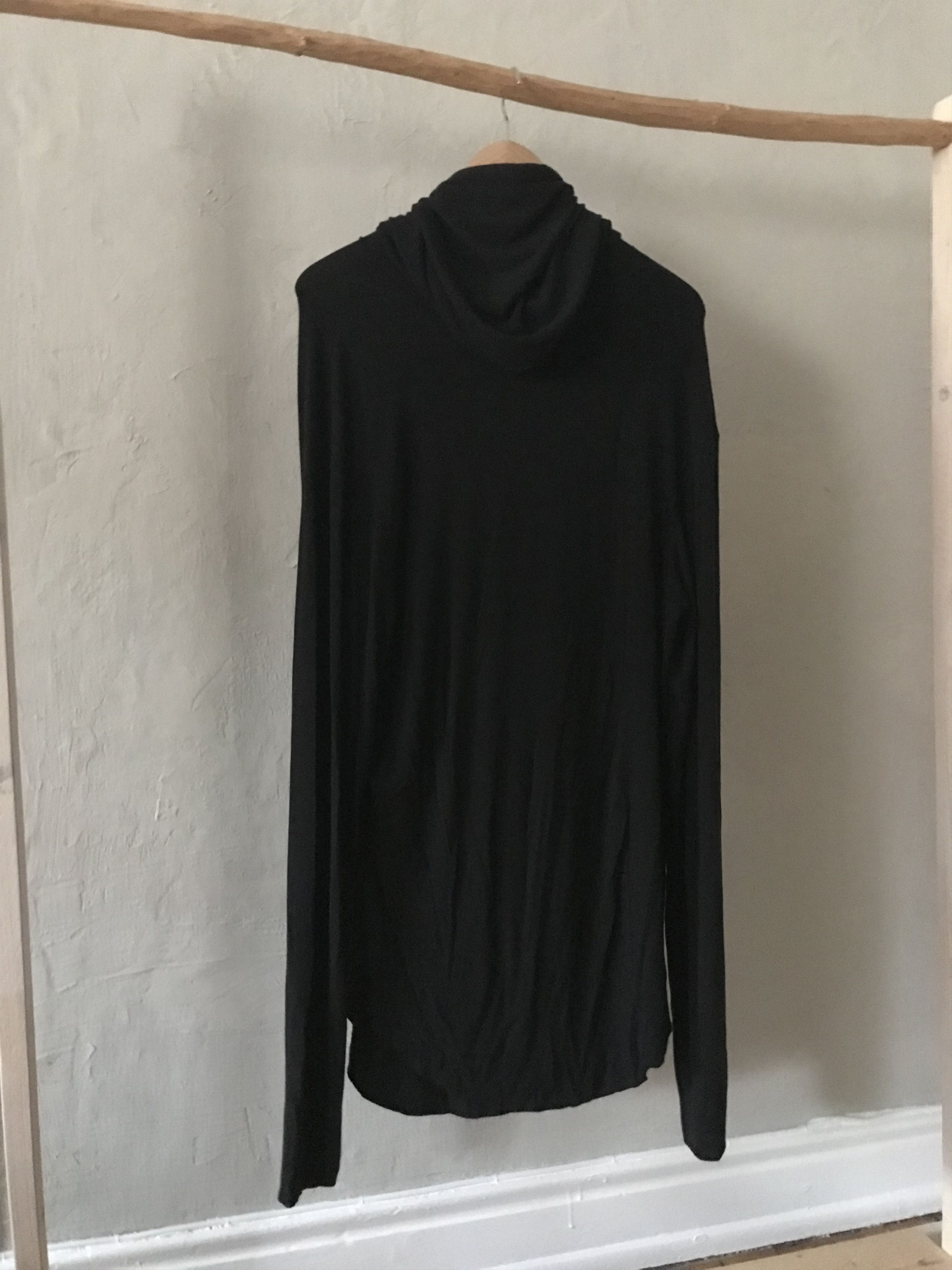 Lost & Found Ria Dunn Lost & Found Ria Dunn long, thin, draped hoodie, M, black Size US M / EU 48-50 / 2 - 7 Thumbnail