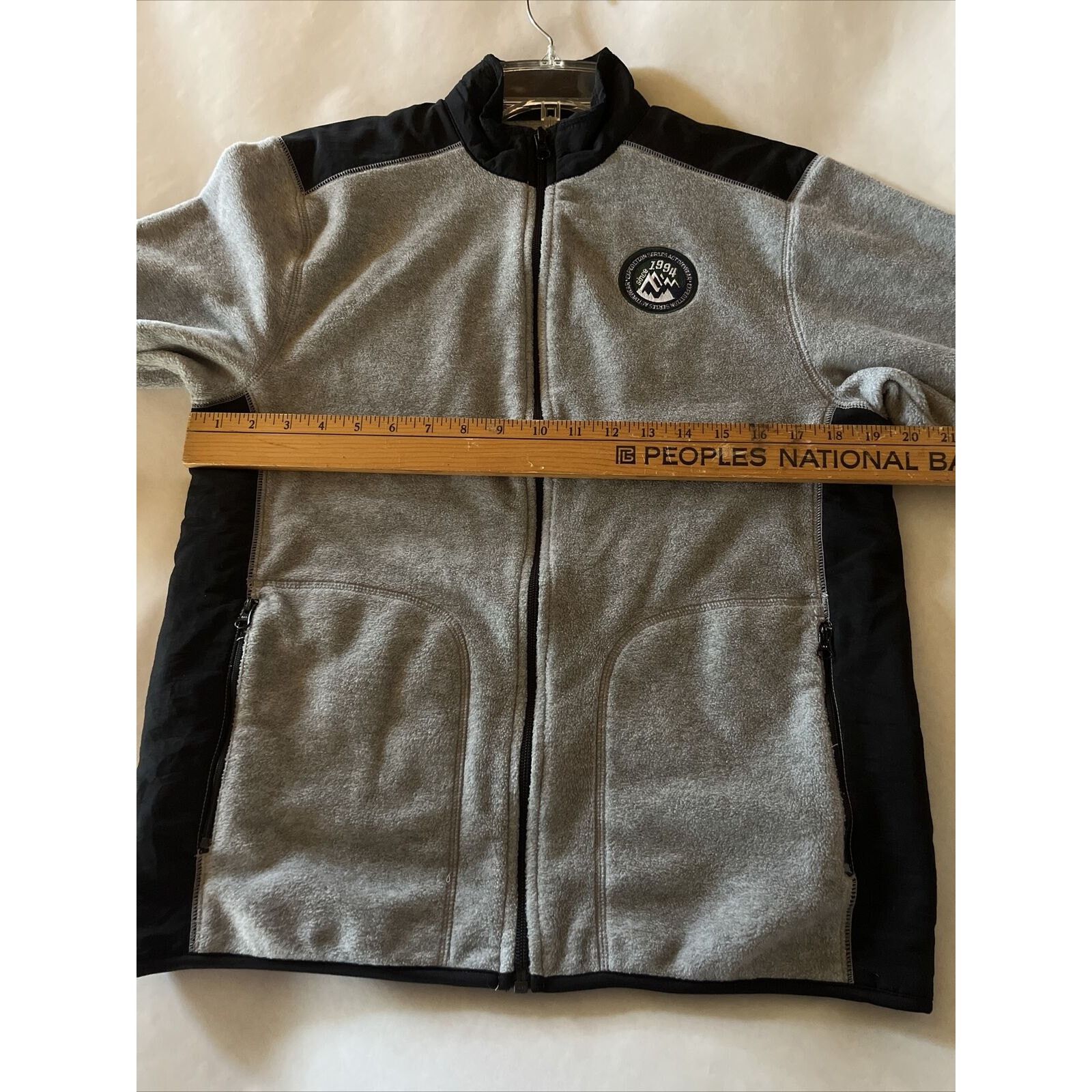 Old Navy Old Navy Boys XL Black Gray LS Zip Polyester Fleece Jacket Size US XL / EU 56 / 4 - 7 Thumbnail