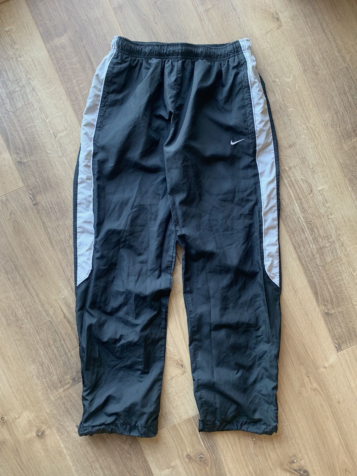Vintage Nike embroidered swoosh y2k sweat pants