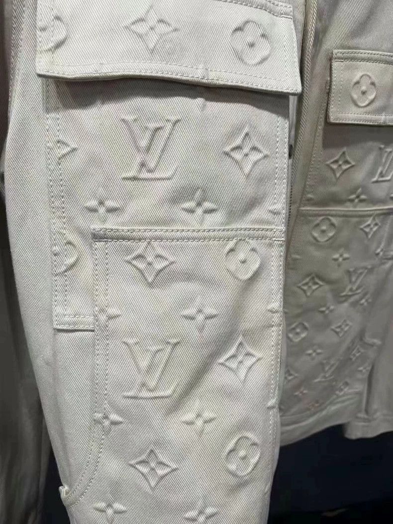 Louis Vuitton Louis Vuitton LV wood embossed Logo denim jacket-2507 Size US L / EU 52-54 / 3 - 3 Thumbnail