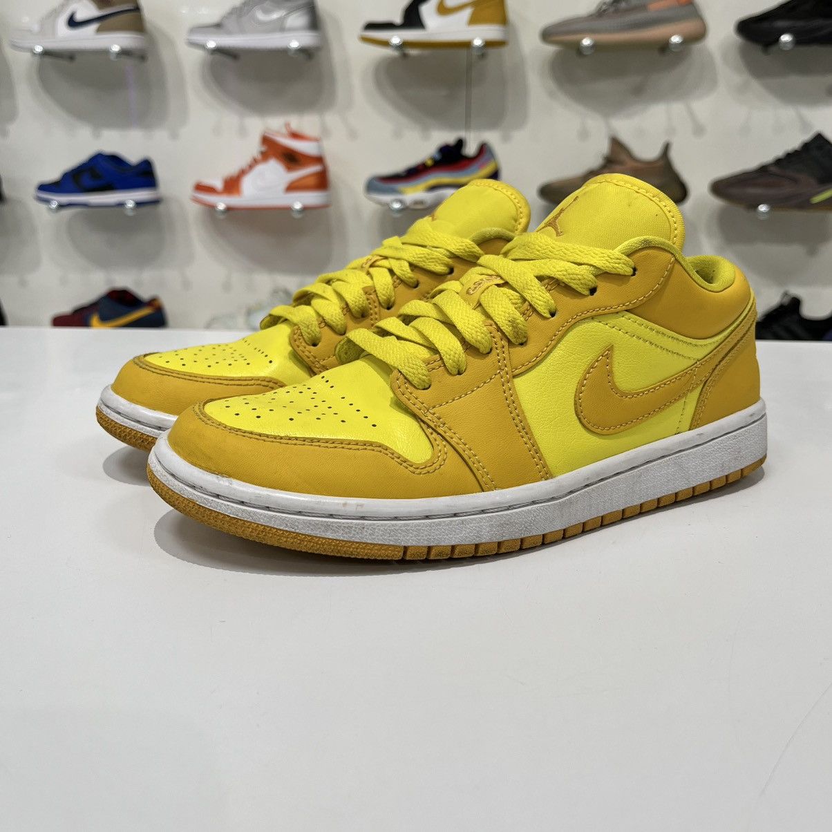 Nike Air Jordan 1 Low Yellow Strike (W) Size US 7 / IT 37 - 2 Thumbnail