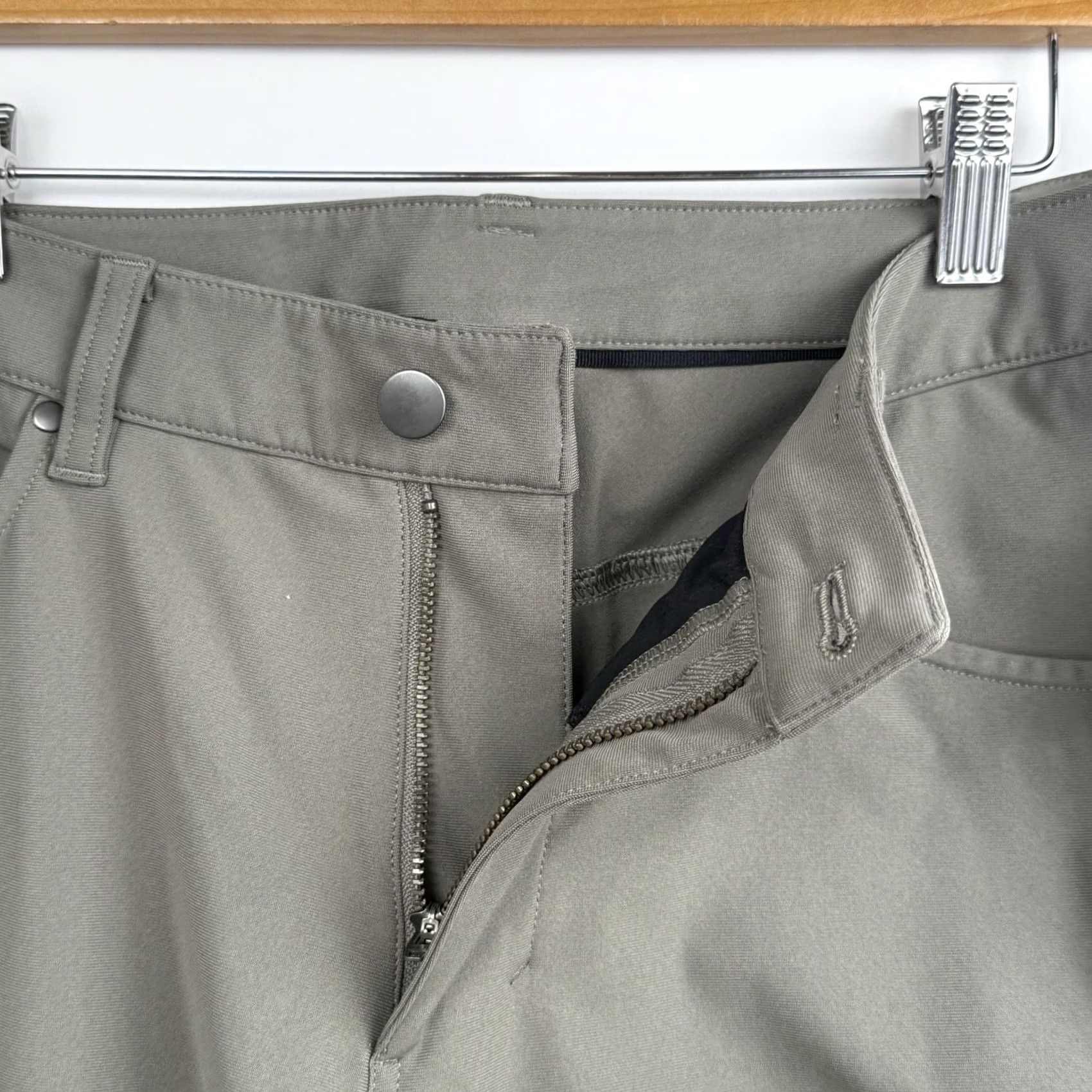 Lululemon VINTAGE? No. Lululemon ABC Pants Men 31 5-Pocket Classic Warpstreme Gray Shirt? Size US 31 - 3 Thumbnail