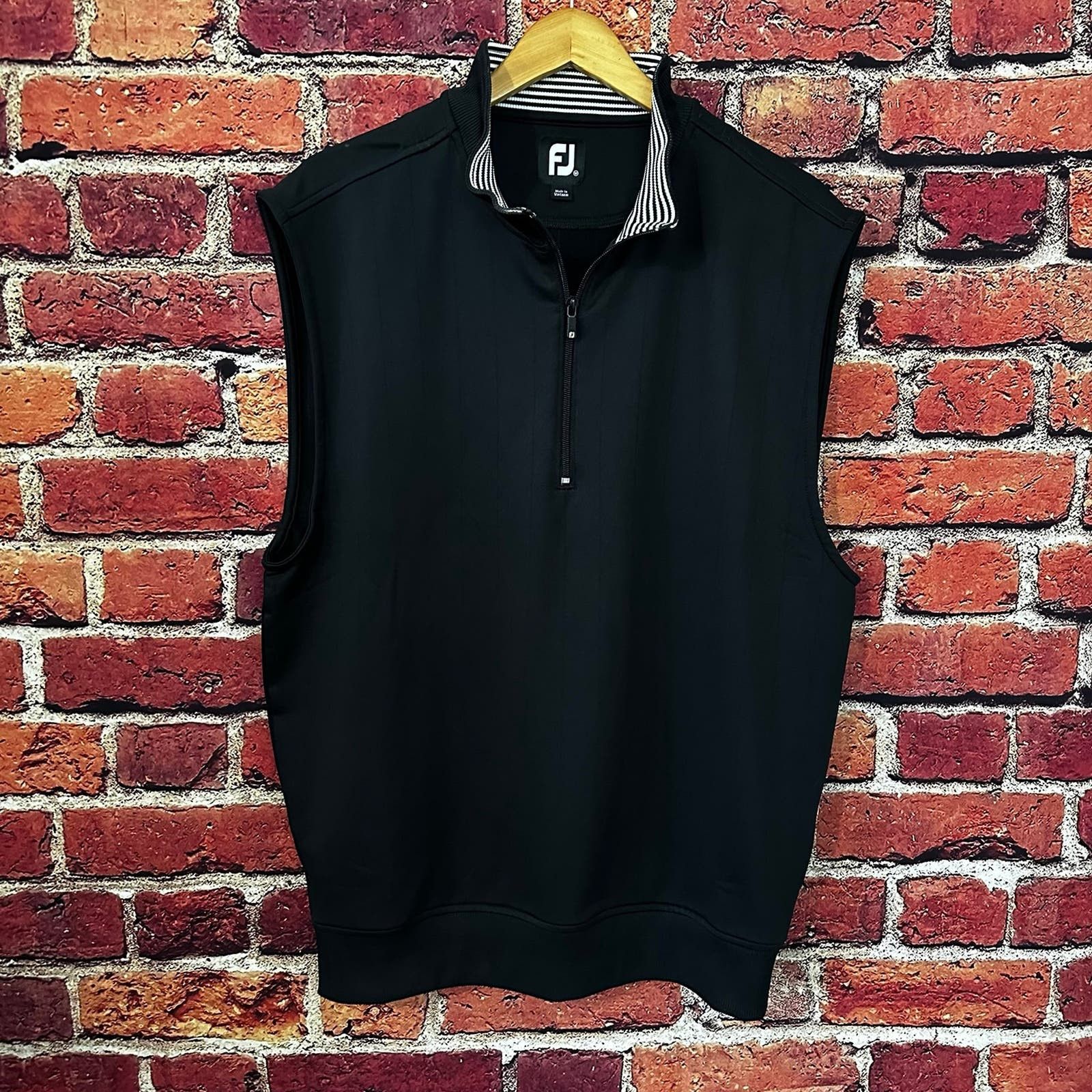 Footjoy Black footjoy vest size medium Size US M / EU 48-50 / 2 - 1 Thumbnail