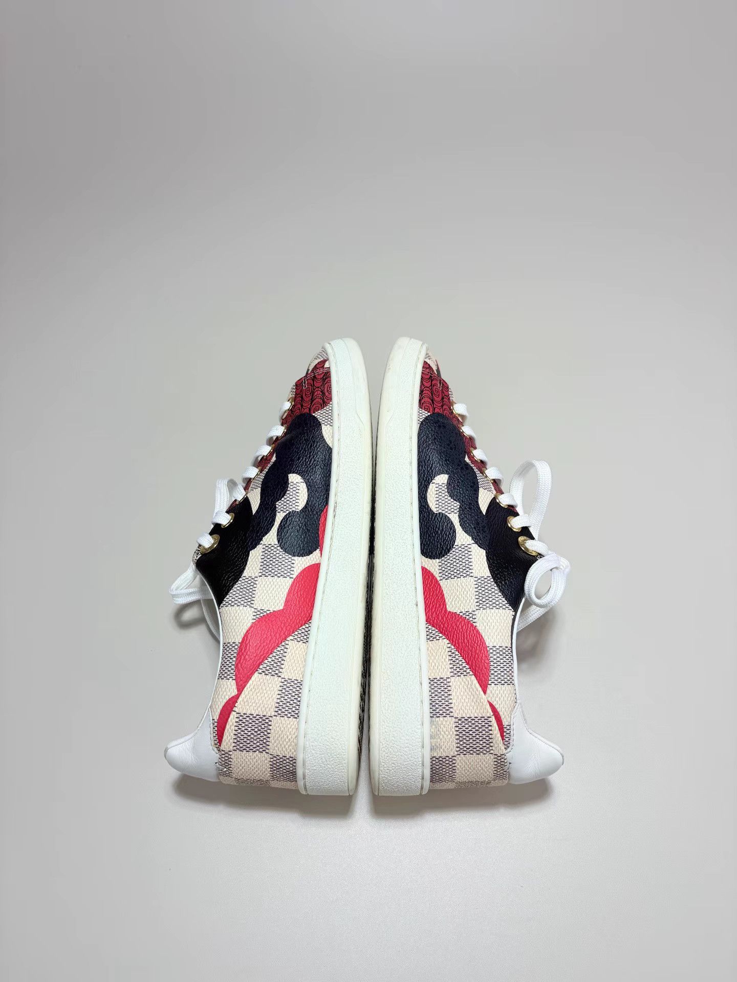 Louis Vuitton LOUIS VUITTON Damier Graffiti Sneakers K1 Size US 6 / IT 36 - 4 Thumbnail