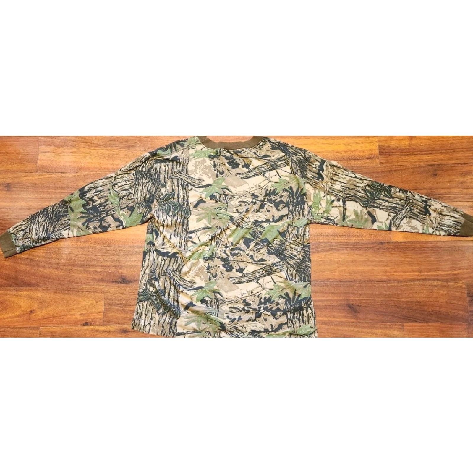 Realtree LIBERTY Realtree Camo Pocket T Shirt Long Sleeve Men's 2XL Vintage USA MADE Shirt XXL Camouflage Pocket T-Shirt 90s Mens Size US XXL / EU 58 / 5 - 3 Thumbnail