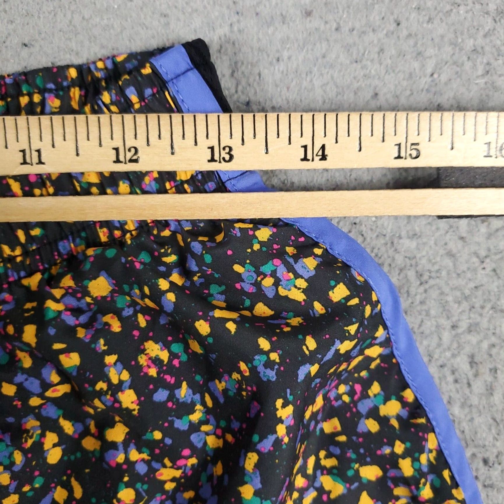 Nike Nike Shorts Womens Medium Black Yellow Paint Splatter Track Running Active Size 32" / US 10 / IT 46 - 4 Thumbnail