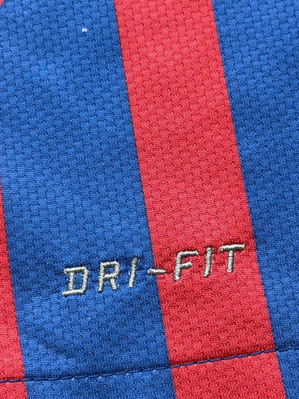 Nike Barcelona Home football shirt 2011 Soccer Nike Jersey Mens Size US M / EU 48-50 / 2 - 9 Thumbnail