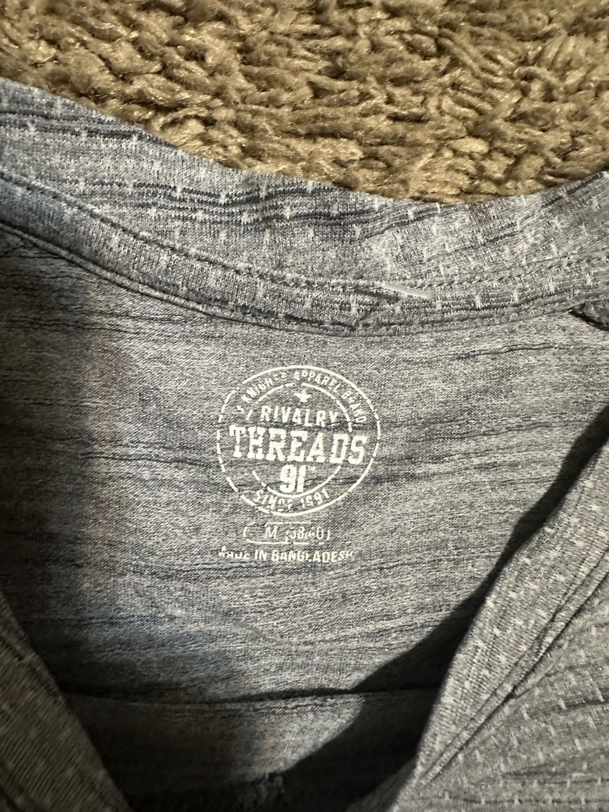 NCAA Vintage NCAA BYU cougars shirt 00s size medium Size US M / EU 48-50 / 2 - 2 Thumbnail