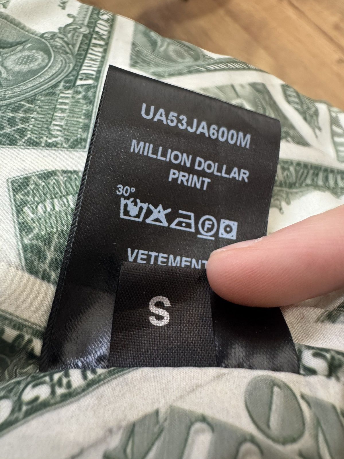 Vetements Vetements Million Dollar Print Down Puffer Jacket Luxury Size US S / EU 44-46 / 1 - 23 Thumbnail