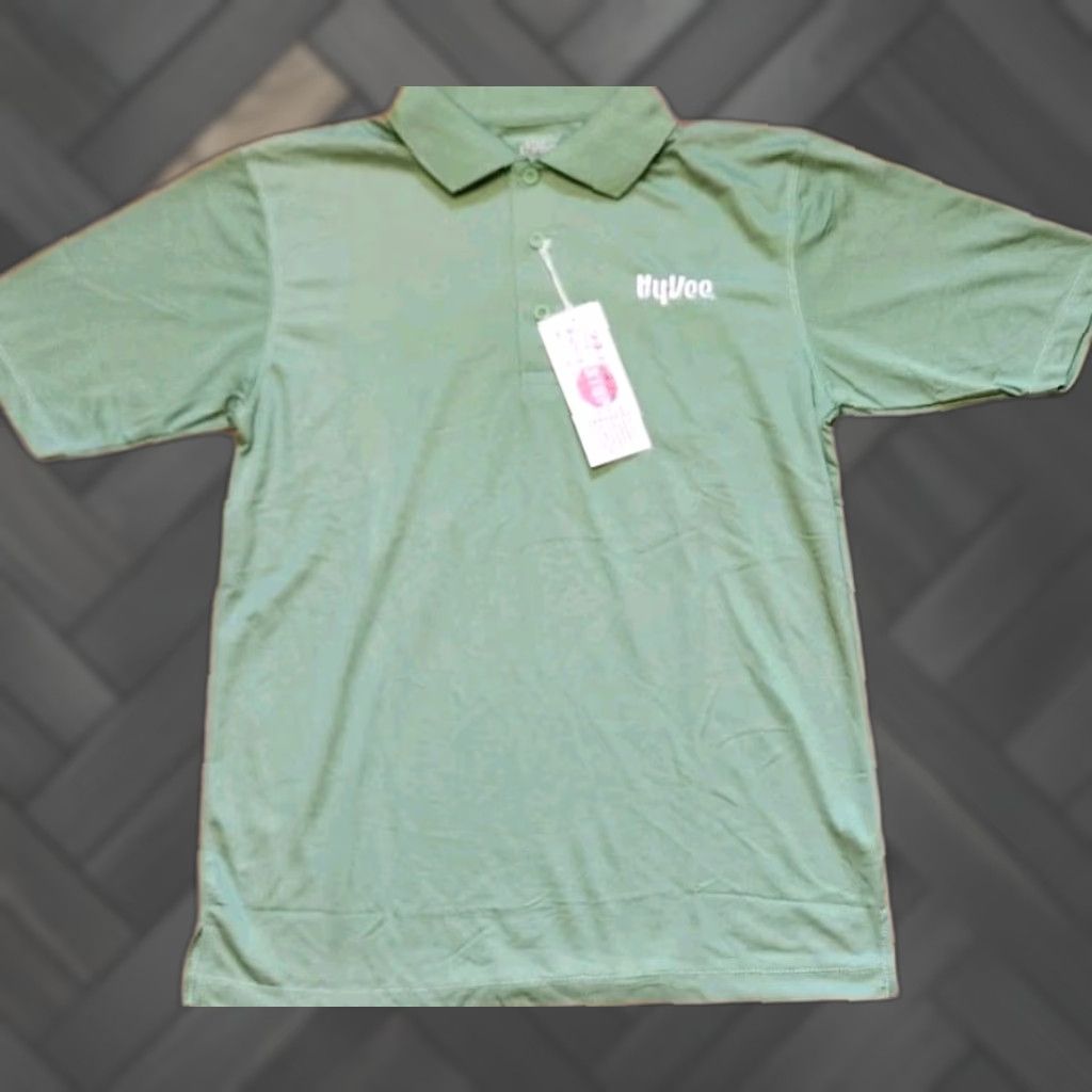Vintage UKROPS Hyvee Polo Shirt Men’s S Small Employee Uniform Short Sleeve NWT Green Polyester Microfiber Logo Modern Classic, 90s, Work, Pride? Size US S / EU 44-46 / 1 - 1 Thumbnail