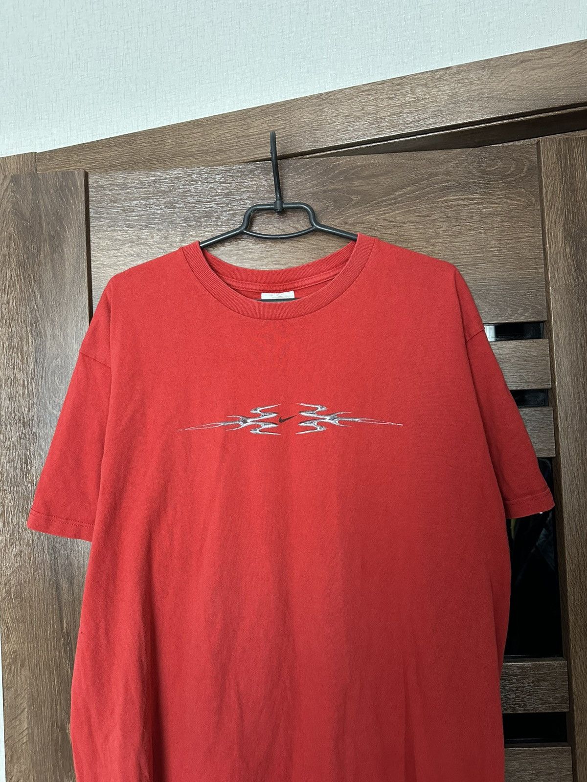 Nike Nike Vintage RARE Big Logo Y2K T-Shirt 90s Size US L / EU 52-54 / 3 - 4 Thumbnail