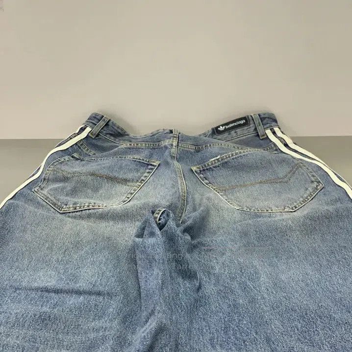 Balenciaga Balenciaga x Adidas Striped Loose Denim Pants. Size US 27 - 7 Thumbnail