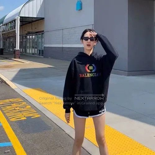 Balenciaga balenciaga black logo hoodie in size xxs. Size US XXS / EU 40 - 4 Thumbnail