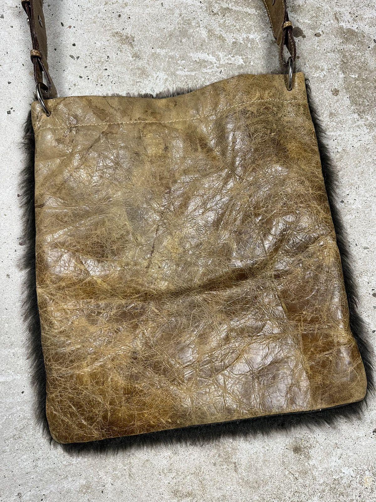 Japanese Brand Vintage Y2K Faux Fur Avant Garde Japanese Shoulder Bag Size ONE SIZE - 11 Thumbnail