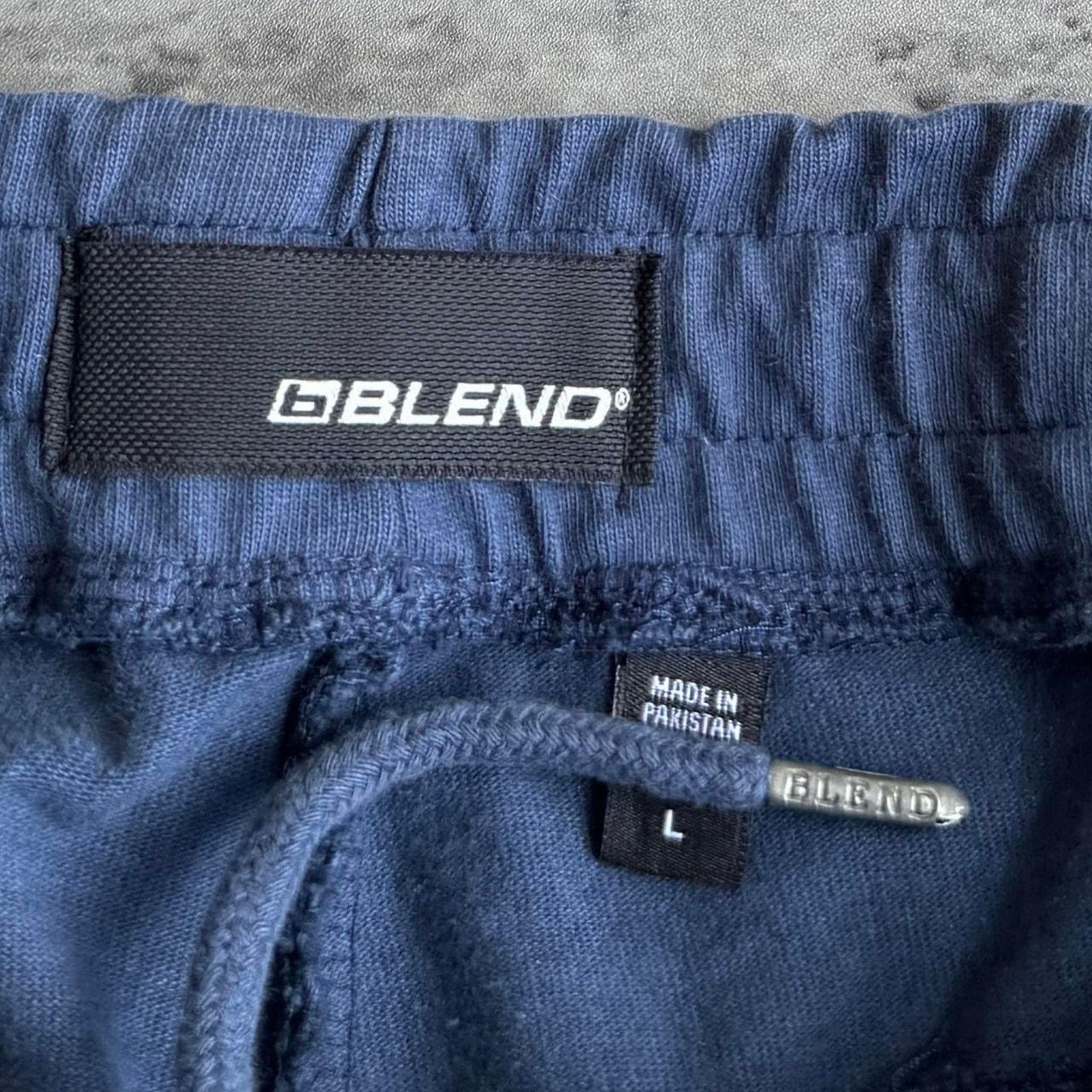 Japanese Brand Vintage Y2K Blend Blue Baggy Embroidered Cargo Sweatshorts Size US 33 - 3 Thumbnail