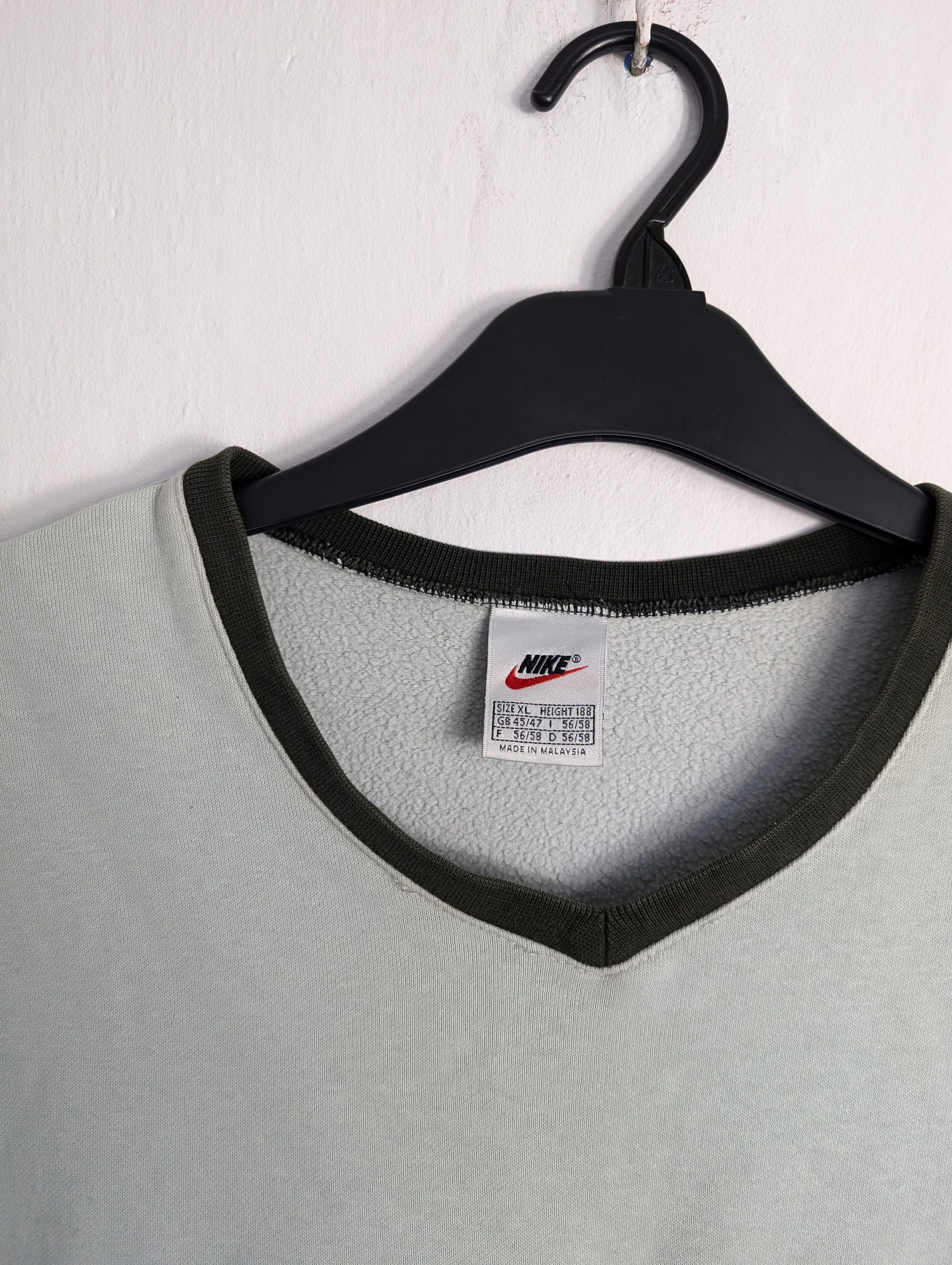 Nike Vintage Nike V-Neck Sweatshirt XL Y2K Streetwear Boxy Retro Size US XL / EU 56 / 4 - 3 Thumbnail
